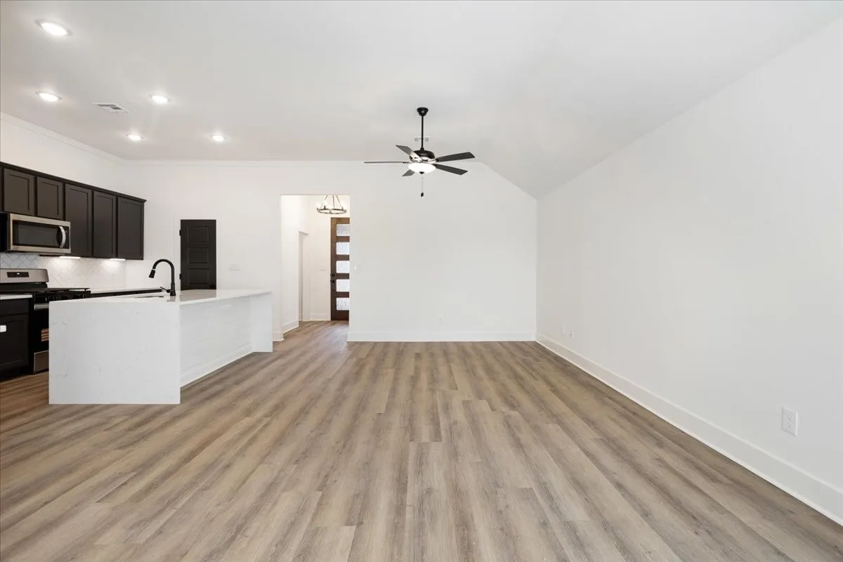 Single Family Residence For Sale in Grayson County , 4300 Hummingbird Drive, Sherman, Texas 75092, 4 Bedroom, 2 Bathroom, 2 Garage spaces, 1,700 Sqft, built in 2025, mls#21350513, Real Estate Agent in Sherman, Homes For Sale in Grayson county, Homes For Sale in Sherman, Realtor in Sherman Texas, Real Estate Brokerage Independent Realty Texas, Luminita Cordes Realtor