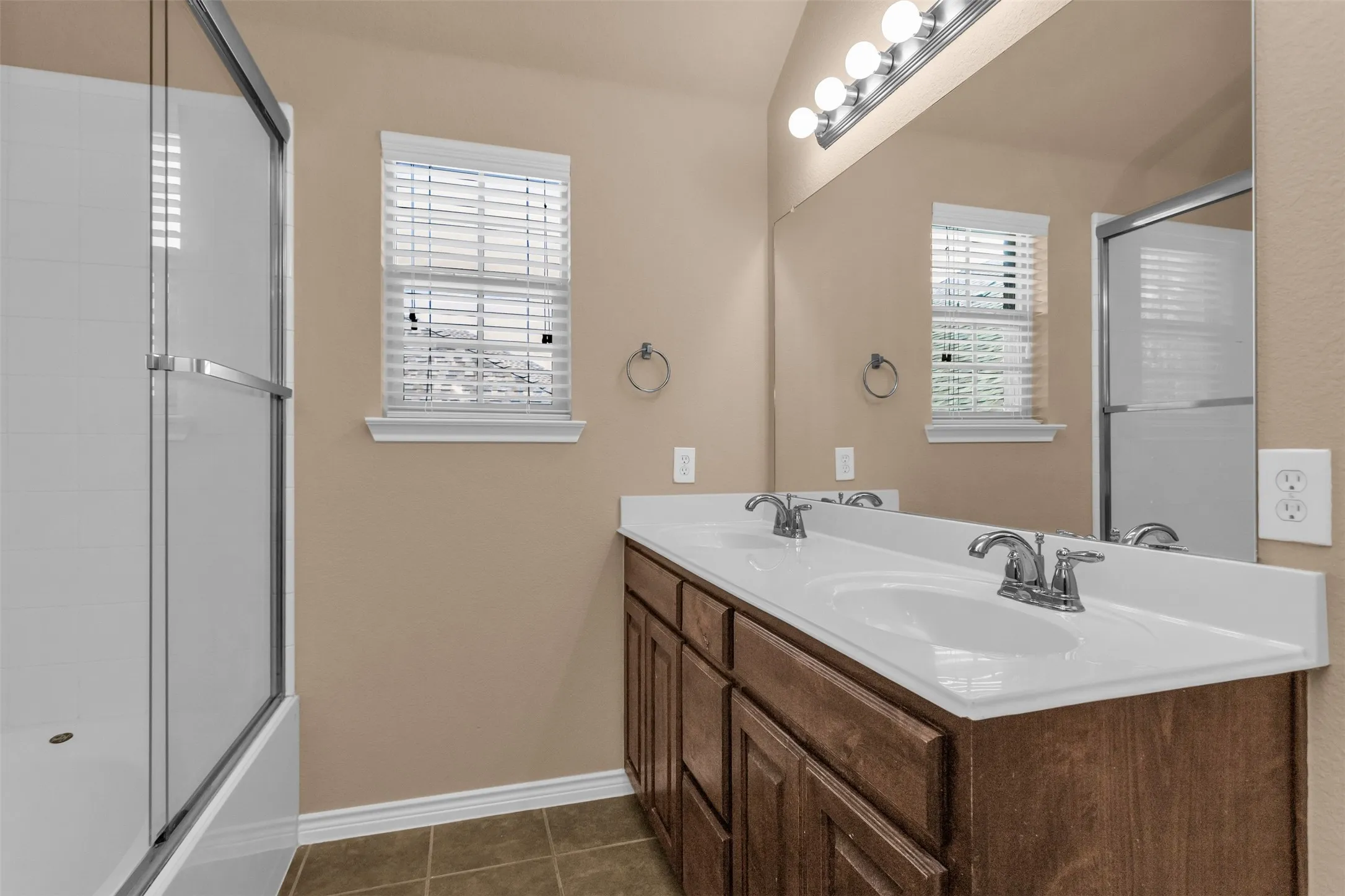 3/2.5/2 Washer, Dryer, Refrigerator, & FREE Lawn Care Included!