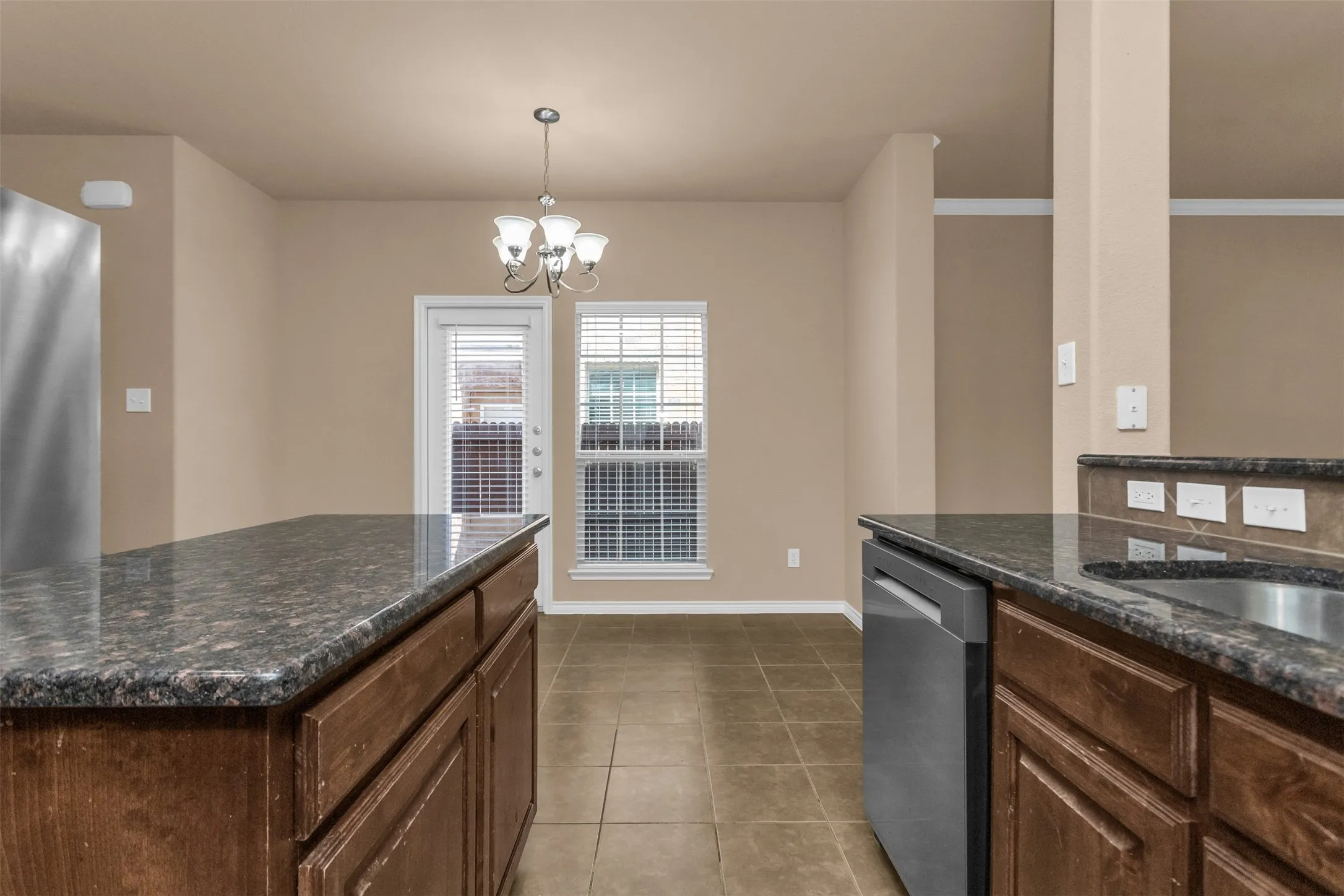 3/2.5/2 Washer, Dryer, Refrigerator, & FREE Lawn Care Included!
