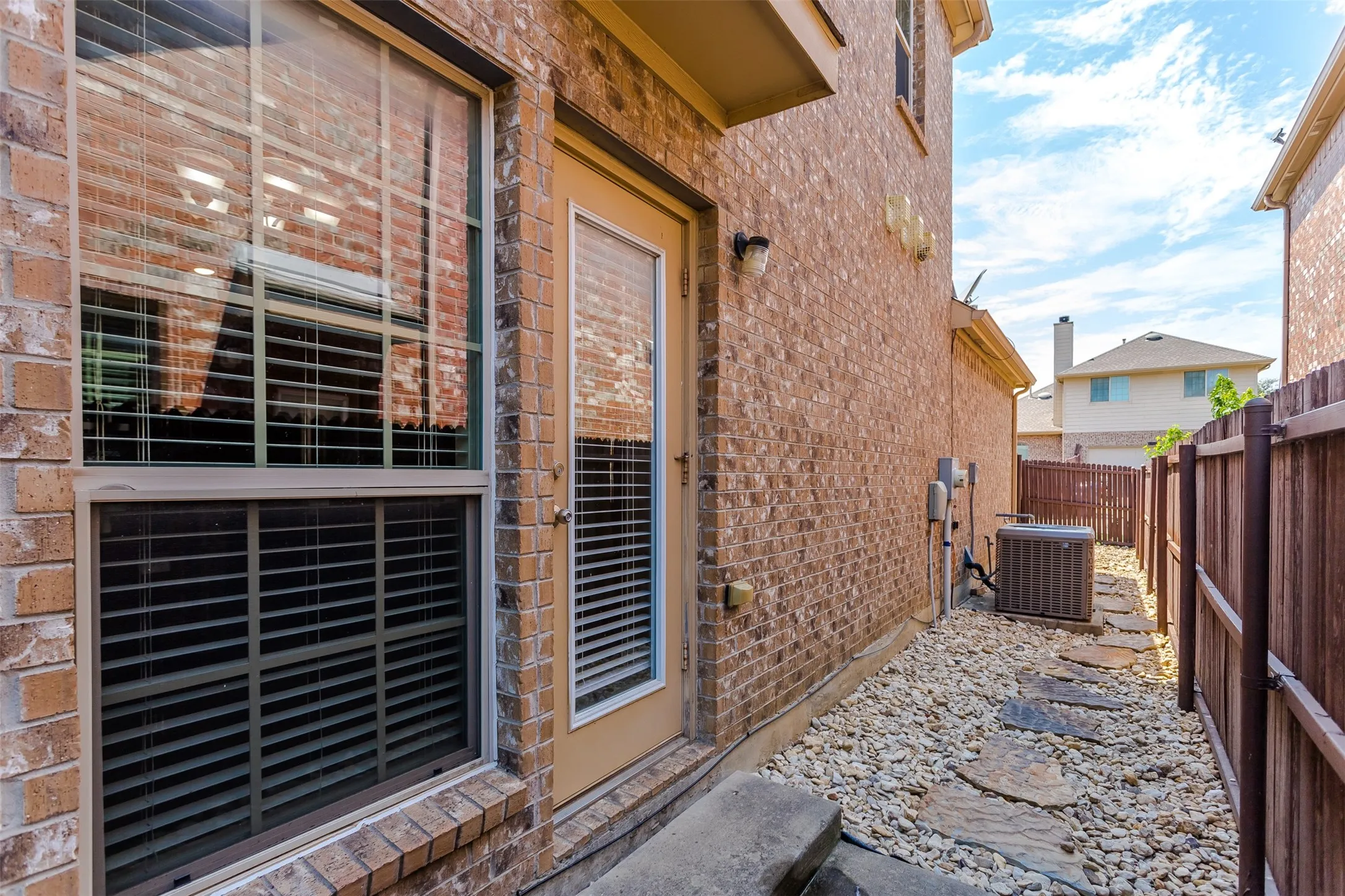 Duplex For Rent in Collin County , 4924 Stray Creek Lane, Mc Kinney, Texas 75070, 3 Bedroom, 3 Bathroom, 2 Garage spaces, 1,536 Sqft, built in 2011, mls#21350387, Real Estate Agent in Mc Kinney, Homes For Rent in Collin county, Homes For Rent in Mc Kinney, Realtor in Mc Kinney Texas, Real Estate Brokerage Independent Realty Texas, Luminita Cordes Realtor