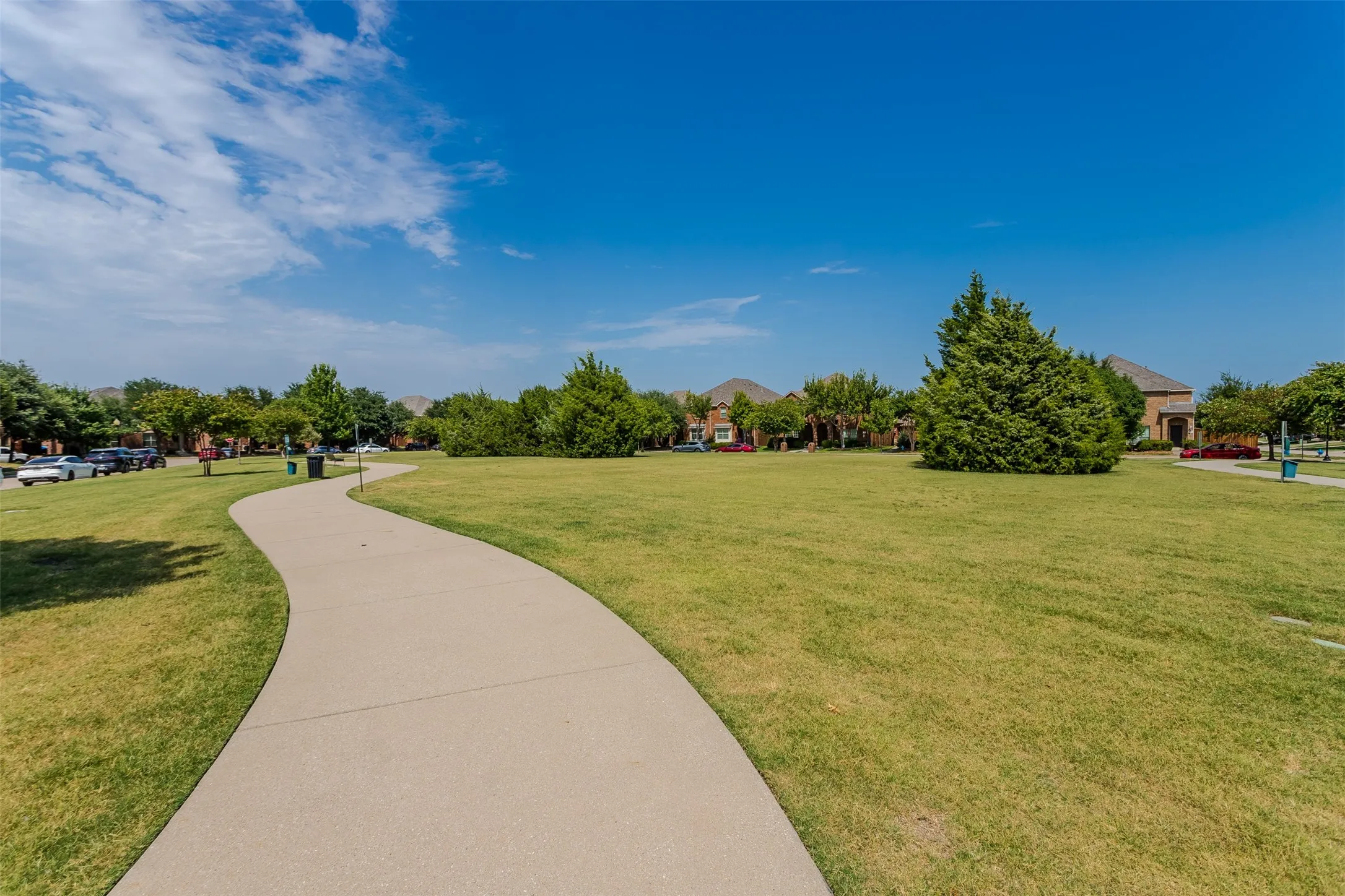 3/2.5/2 Washer, Dryer, Refrigerator, & FREE Lawn Care Included!