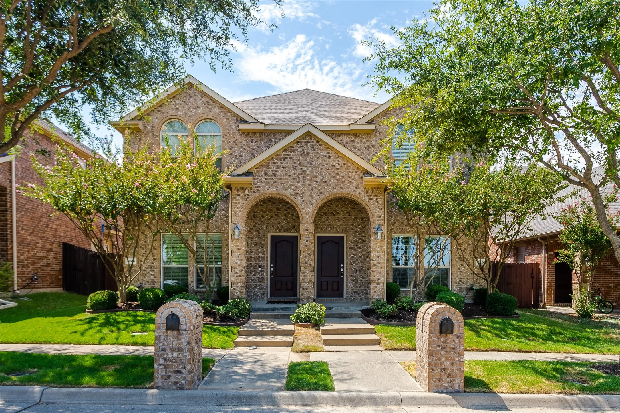 3/2.5/2 Washer, Dryer, Refrigerator, & FREE Lawn Care Included!