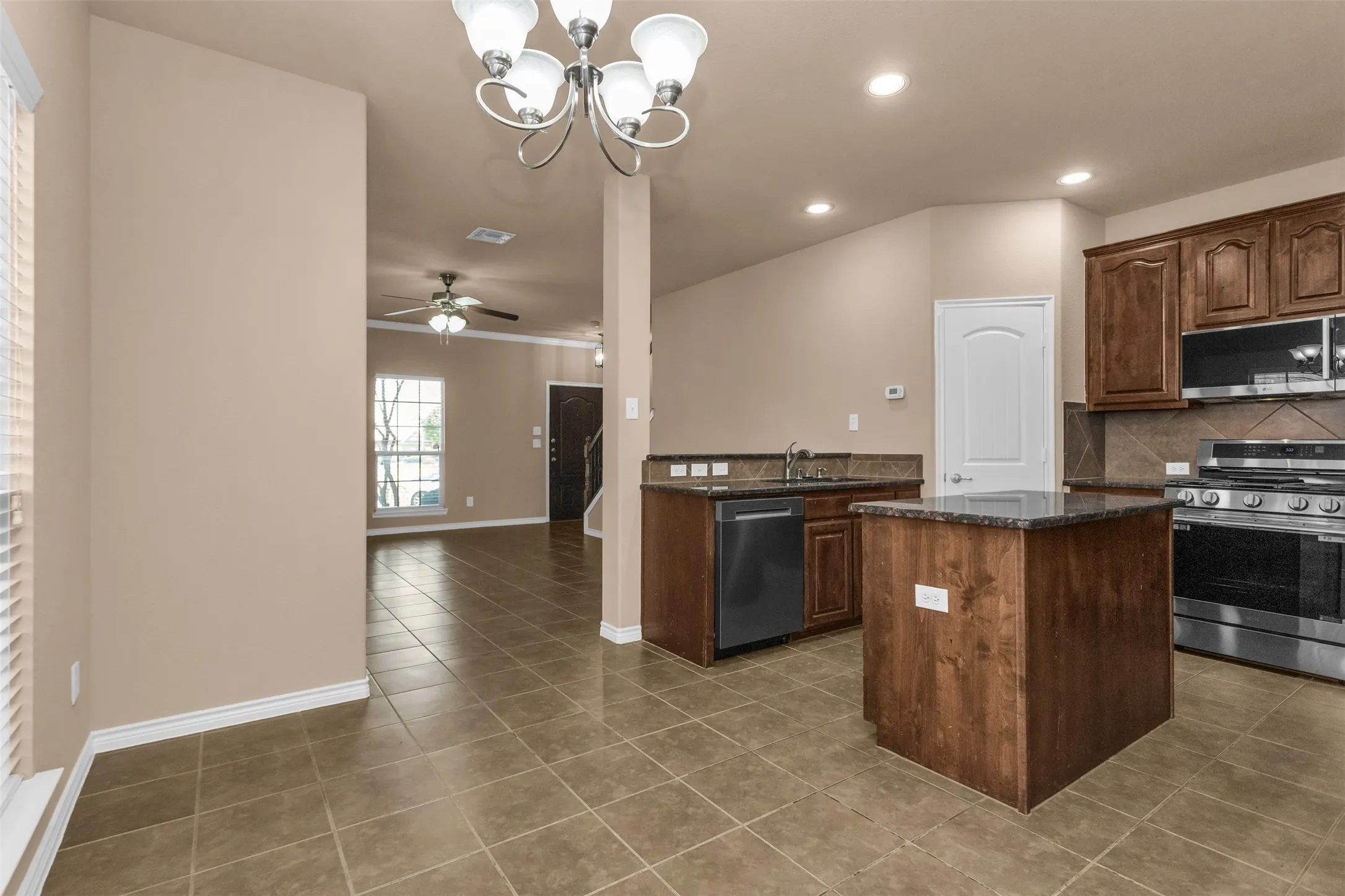 3/2.5/2 Washer, Dryer, Refrigerator, & FREE Lawn Care Included!