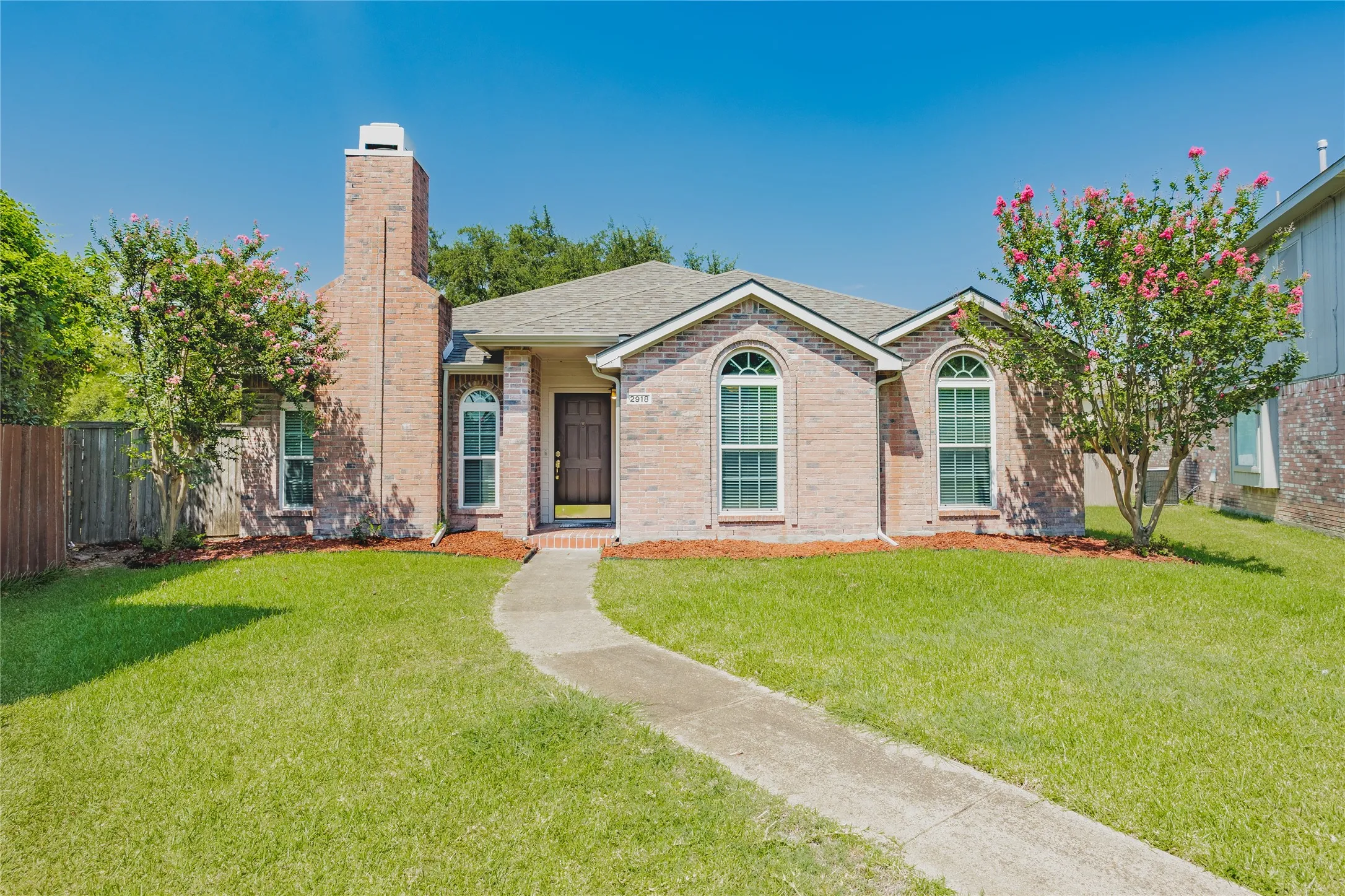 Single Family Residence For Sale in Dallas County , 2918 Periwinkle Court, Garland, Texas 75040, 3 Bedroom, 2 Bathroom, 2 Garage spaces, 1,577 Sqft, built in 1991, mls#21350186, Real Estate Agent in Garland, Homes For Sale in Dallas county, Homes For Sale in Garland, Realtor in Garland Texas, Real Estate Brokerage Independent Realty Texas, Luminita Cordes Realtor