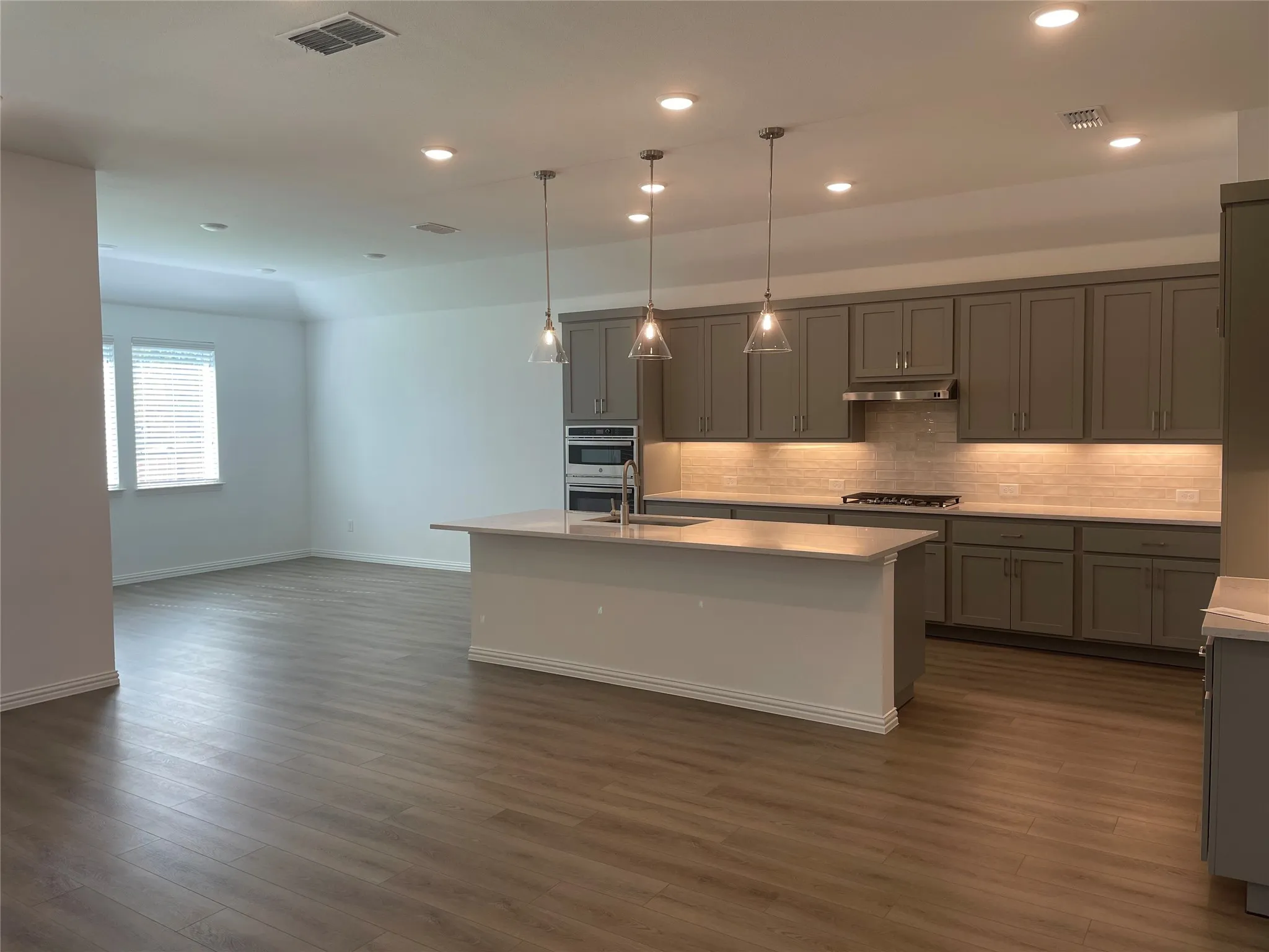 Single Family Residence For Rent in Collin County , 4014 Saltgrass Street, Melissa, Texas 75454, 5 Bedroom, 4 Bathroom, 2 Garage spaces, 3,495 Sqft, built in 2024, Price $2,999, mls#21350191, Real Estate Agent in Melissa, Homes For Rent in Collin county, Homes For Rent in Melissa, Realtor in Melissa Texas, Real Estate Brokerage Independent Realty Texas, Luminita Cordes Realtor