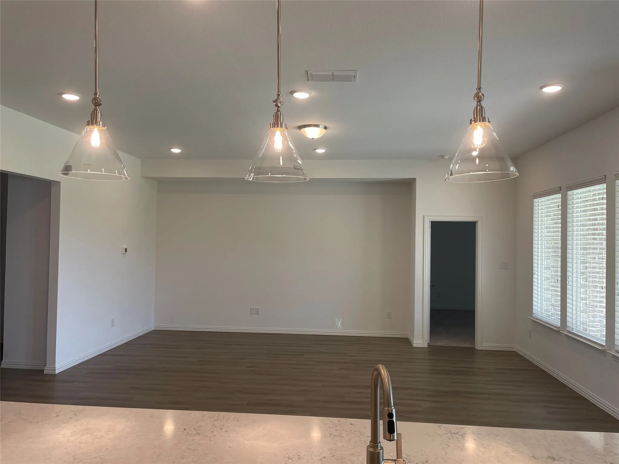 Single Family Residence For Rent in Collin County , 4014 Saltgrass Street, Melissa, Texas 75454, 5 Bedroom, 4 Bathroom, 2 Garage spaces, 3,495 Sqft, built in 2024, Price $2,999, mls#21350191, Real Estate Agent in Melissa, Homes For Rent in Collin county, Homes For Rent in Melissa, Realtor in Melissa Texas, Real Estate Brokerage Independent Realty Texas, Luminita Cordes Realtor