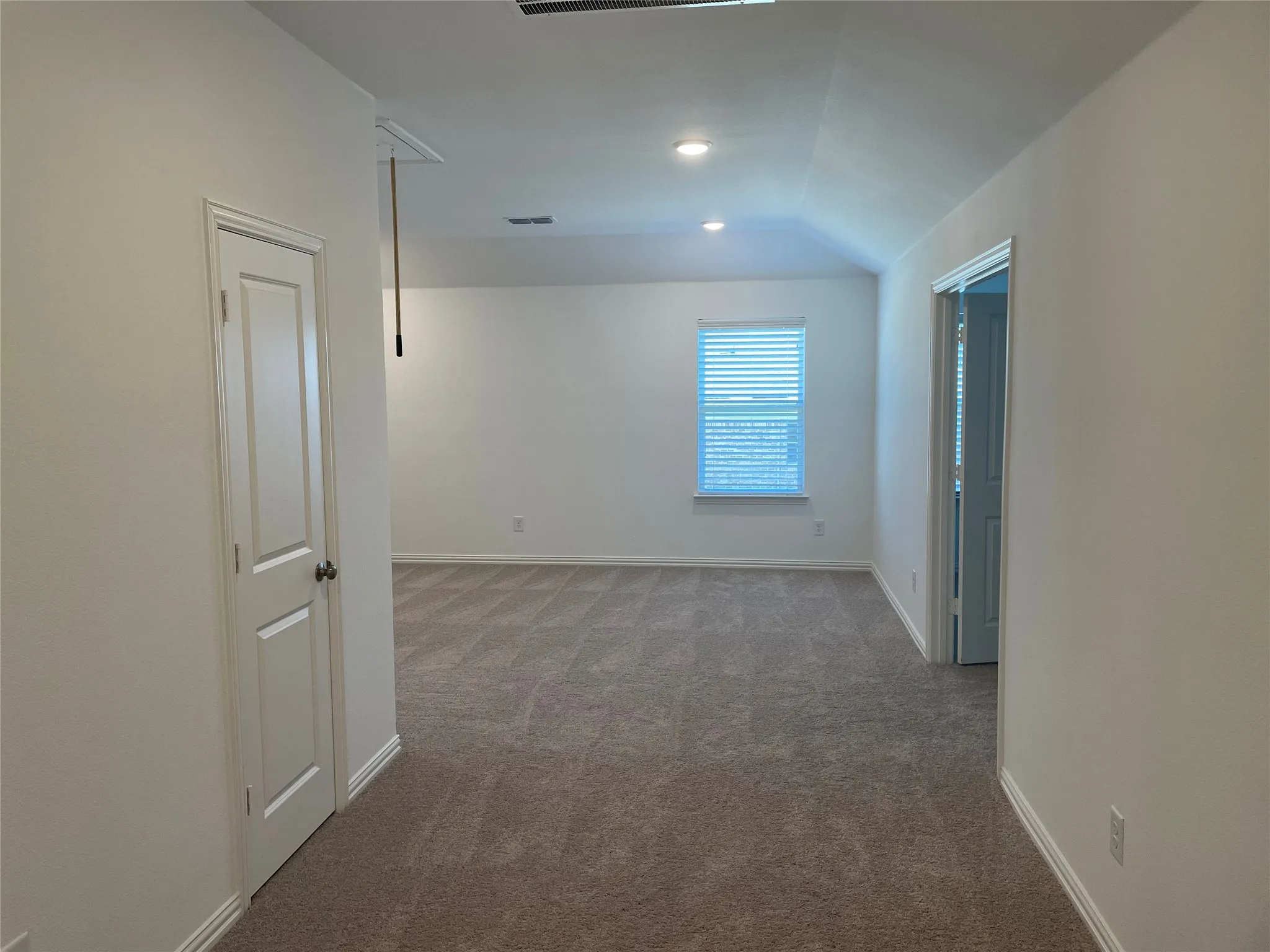 Single Family Residence For Rent in Collin County , 4014 Saltgrass Street, Melissa, Texas 75454, 5 Bedroom, 4 Bathroom, 2 Garage spaces, 3,495 Sqft, built in 2024, Price $2,999, mls#21350191, Real Estate Agent in Melissa, Homes For Rent in Collin county, Homes For Rent in Melissa, Realtor in Melissa Texas, Real Estate Brokerage Independent Realty Texas, Luminita Cordes Realtor