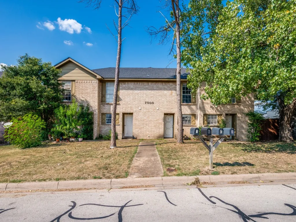 Quadruplex For Sale in Tarrant County , 7500 Chapin Road, Fort Worth, Texas 76116, 8 Bedroom, 8 Bathroom, Garage spaces, 0 Sqft, built in 1984, mls#21348482, Real Estate Agent in Fort Worth, Homes For Sale in Tarrant county, Homes For Sale in Fort Worth, Realtor in Fort Worth Texas, Real Estate Brokerage Independent Realty Texas, Luminita Cordes Realtor