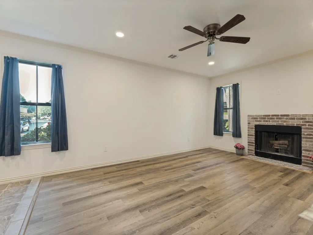 Condominium For Sale in Tarrant County , 3253 Donnelly Circle 804, Fort Worth, Texas 76107, 1 Bedroom, 2 Bathroom, Garage spaces, 936 Sqft, built in 1984, mls#21348785, Real Estate Agent in Fort Worth, Homes For Sale in Tarrant county, Homes For Sale in Fort Worth, Realtor in Fort Worth Texas, Real Estate Brokerage Independent Realty Texas, Luminita Cordes Realtor