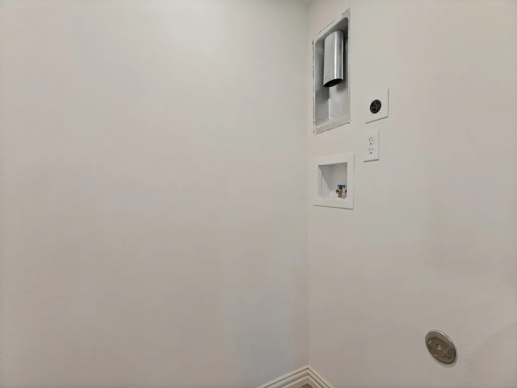Condominium For Sale in Tarrant County , 3253 Donnelly Circle 804, Fort Worth, Texas 76107, 1 Bedroom, 2 Bathroom, Garage spaces, 936 Sqft, built in 1984, mls#21348785, Real Estate Agent in Fort Worth, Homes For Sale in Tarrant county, Homes For Sale in Fort Worth, Realtor in Fort Worth Texas, Real Estate Brokerage Independent Realty Texas, Luminita Cordes Realtor