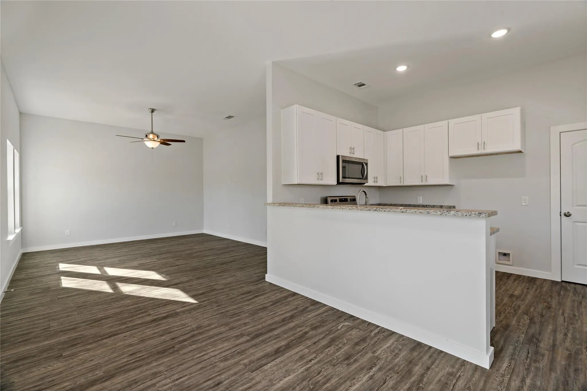 Single Family Residence For Rent in Lamar County , 1420 FITZHUGH NE, Paris, Texas 75460, 3 Bedroom, 2 Bathroom, 1 Garage spaces, 1,225 Sqft, built in 2023, mls#21350562, Real Estate Agent in Paris, Homes For Rent in Lamar county, Homes For Rent in Paris, Realtor in Paris Texas, Real Estate Brokerage Independent Realty Texas, Luminita Cordes Realtor