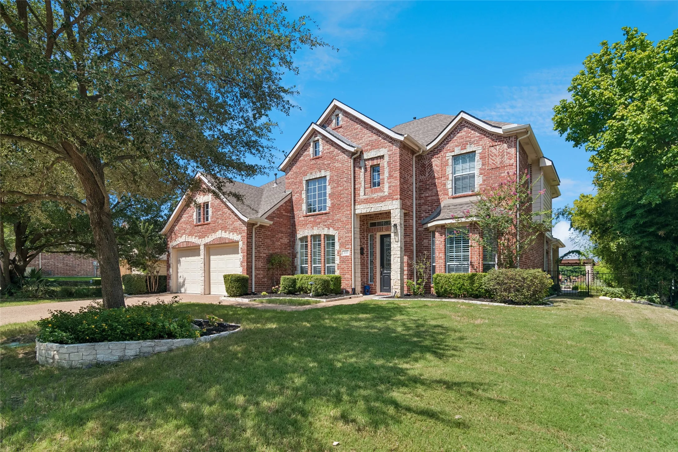 Single Family Residence For Sale in Rockwall County , 1610 Fairlakes Pointe Drive, Rockwall, Texas 75087, 4 Bedroom, 3 Bathroom, 3 Garage spaces, 3,252 Sqft, built in 2004, mls#21342906, Real Estate Agent in Rockwall, Homes For Sale in Rockwall county, Homes For Sale in Rockwall, Realtor in Rockwall Texas, Real Estate Brokerage Independent Realty Texas, Luminita Cordes Realtor