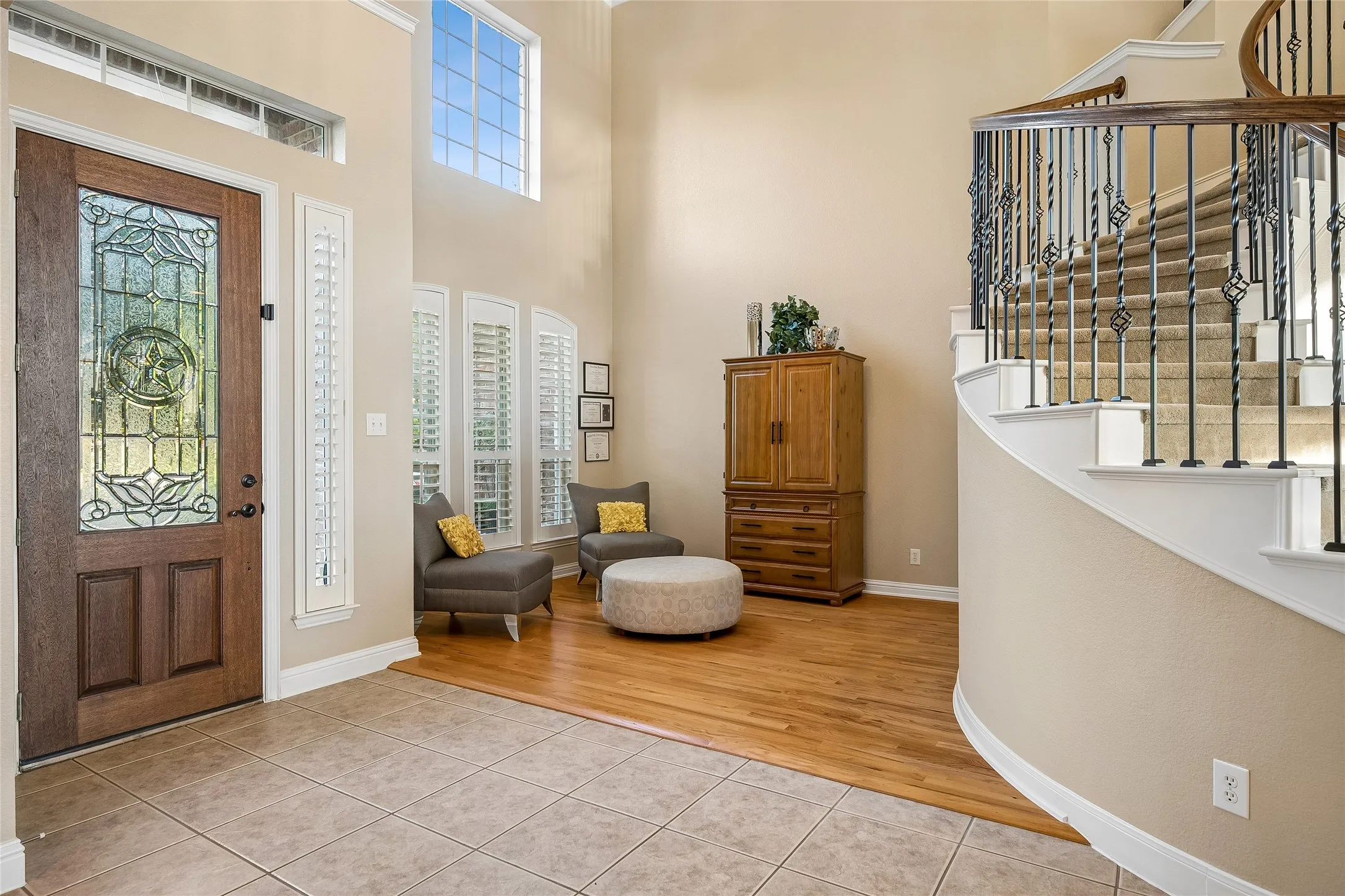 Entry way viewing formal living area/office area