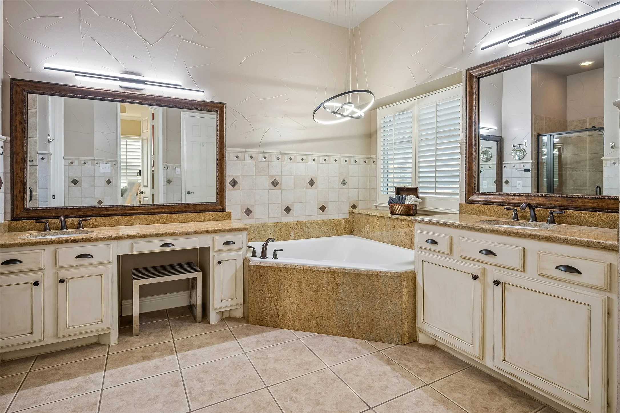 Dual vanities,garden tub and walk-in shower