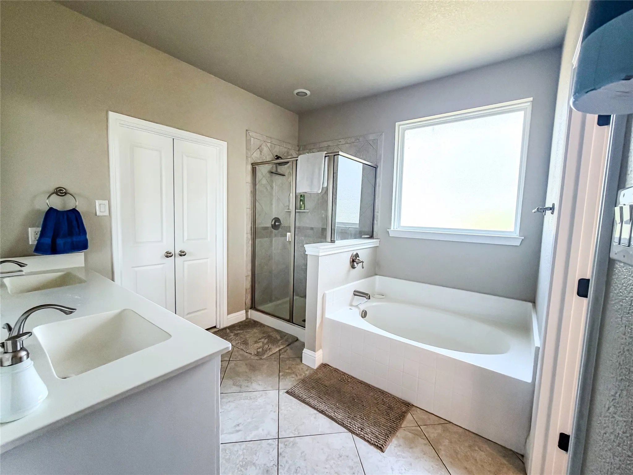 Single Family Residence For Sale in Wise County , 402 N Trinity Street, Decatur, Texas 76234, 4 Bedroom, 2 Bathroom, 2 Garage spaces, 1,948 Sqft, built in 2015, mls#21349338, Real Estate Agent in Decatur, Homes For Sale in Wise county, Homes For Sale in Decatur, Realtor in Decatur Texas, Real Estate Brokerage Independent Realty Texas, Luminita Cordes Realtor