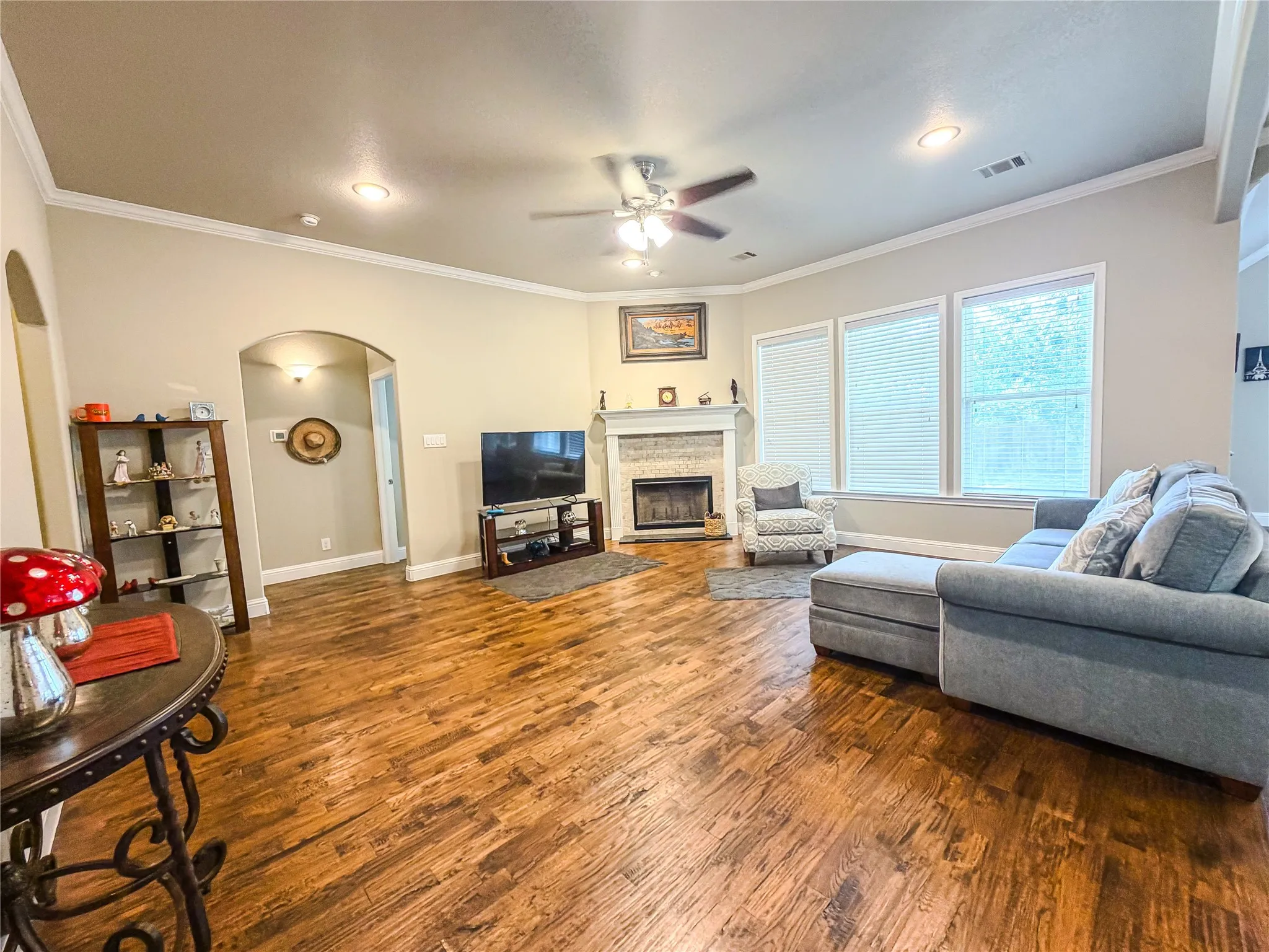Single Family Residence For Sale in Wise County , 402 N Trinity Street, Decatur, Texas 76234, 4 Bedroom, 2 Bathroom, 2 Garage spaces, 1,948 Sqft, built in 2015, mls#21349338, Real Estate Agent in Decatur, Homes For Sale in Wise county, Homes For Sale in Decatur, Realtor in Decatur Texas, Real Estate Brokerage Independent Realty Texas, Luminita Cordes Realtor