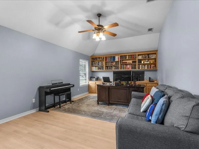 Single Family Residence For Sale in Tarrant County , 4031 Tortoise Lane, Fort Worth, Texas 76135, 4 Bedroom, 3 Bathroom, 3 Garage spaces, 2,778 Sqft, built in 2005, mls#21350572, Real Estate Agent in Fort Worth, Homes For Sale in Tarrant county, Homes For Sale in Fort Worth, Realtor in Fort Worth Texas, Real Estate Brokerage Independent Realty Texas, Luminita Cordes Realtor