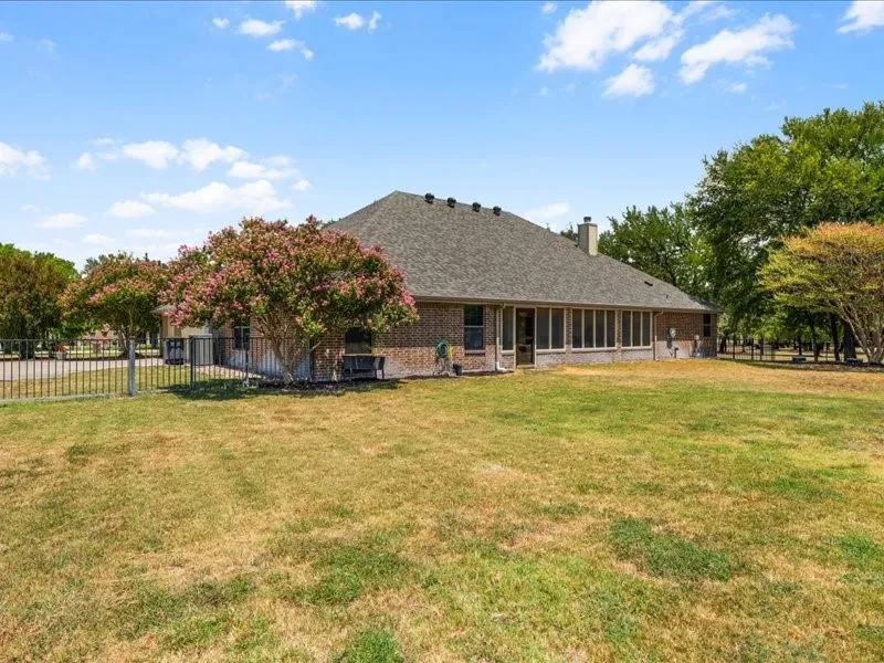 Single Family Residence For Sale in Tarrant County , 4031 Tortoise Lane, Fort Worth, Texas 76135, 4 Bedroom, 3 Bathroom, 3 Garage spaces, 2,778 Sqft, built in 2005, mls#21350572, Real Estate Agent in Fort Worth, Homes For Sale in Tarrant county, Homes For Sale in Fort Worth, Realtor in Fort Worth Texas, Real Estate Brokerage Independent Realty Texas, Luminita Cordes Realtor