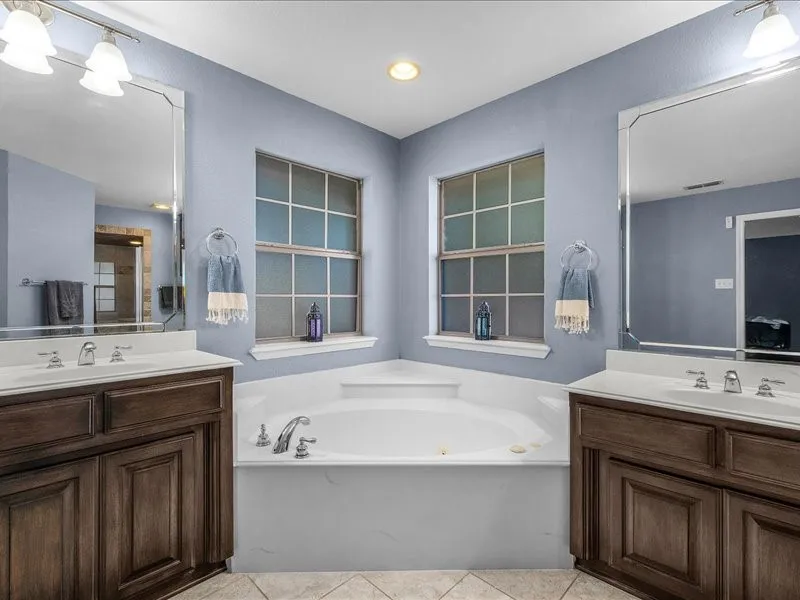Single Family Residence For Sale in Tarrant County , 4031 Tortoise Lane, Fort Worth, Texas 76135, 4 Bedroom, 3 Bathroom, 3 Garage spaces, 2,778 Sqft, built in 2005, mls#21350572, Real Estate Agent in Fort Worth, Homes For Sale in Tarrant county, Homes For Sale in Fort Worth, Realtor in Fort Worth Texas, Real Estate Brokerage Independent Realty Texas, Luminita Cordes Realtor