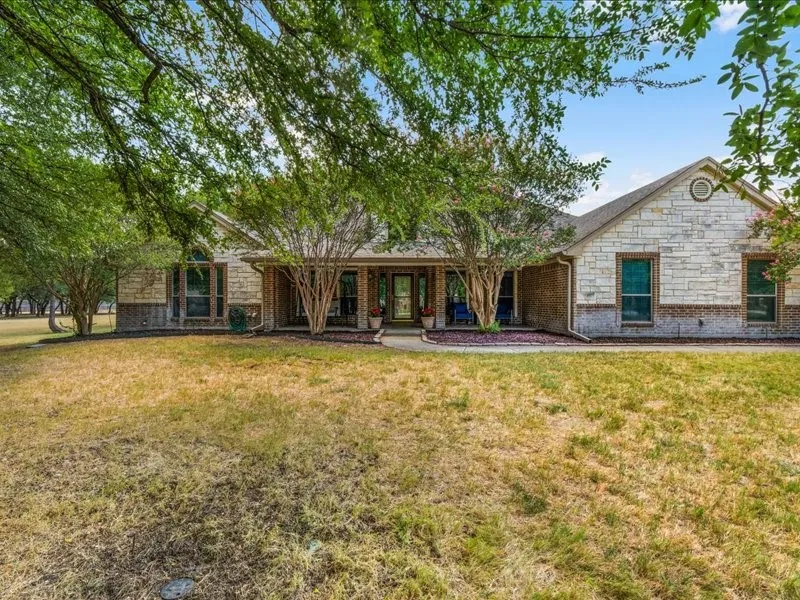 Single Family Residence For Sale in Tarrant County , 4031 Tortoise Lane, Fort Worth, Texas 76135, 4 Bedroom, 3 Bathroom, 3 Garage spaces, 2,778 Sqft, built in 2005, mls#21350572, Real Estate Agent in Fort Worth, Homes For Sale in Tarrant county, Homes For Sale in Fort Worth, Realtor in Fort Worth Texas, Real Estate Brokerage Independent Realty Texas, Luminita Cordes Realtor