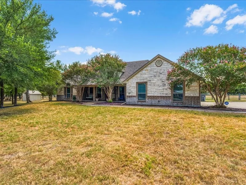 Single Family Residence For Sale in Tarrant County , 4031 Tortoise Lane, Fort Worth, Texas 76135, 4 Bedroom, 3 Bathroom, 3 Garage spaces, 2,778 Sqft, built in 2005, mls#21350572, Real Estate Agent in Fort Worth, Homes For Sale in Tarrant county, Homes For Sale in Fort Worth, Realtor in Fort Worth Texas, Real Estate Brokerage Independent Realty Texas, Luminita Cordes Realtor