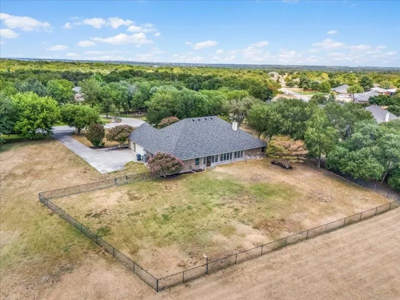 Single Family Residence For Sale in Tarrant County , 4031 Tortoise Lane, Fort Worth, Texas 76135, 4 Bedroom, 3 Bathroom, 3 Garage spaces, 2,778 Sqft, built in 2005, mls#21350572, Real Estate Agent in Fort Worth, Homes For Sale in Tarrant county, Homes For Sale in Fort Worth, Realtor in Fort Worth Texas, Real Estate Brokerage Independent Realty Texas, Luminita Cordes Realtor