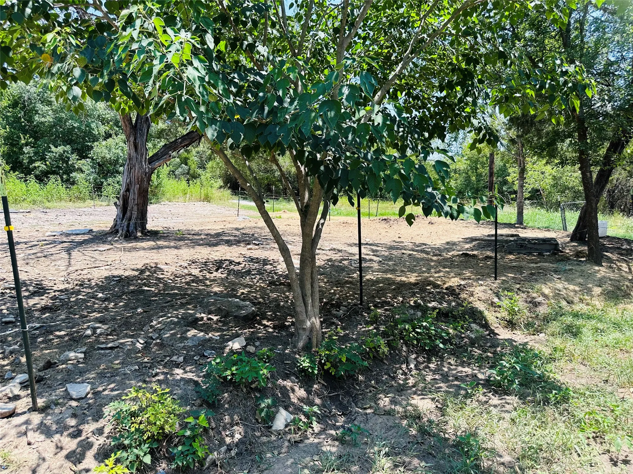 Single Family Residence For Sale in Hood County , 3006 Wagon Train Trail, Granbury, Texas 76048, 2 Bedroom, 1 Bathroom, Garage spaces, 1,020 Sqft, built in 2004, mls#21350166, Real Estate Agent in Granbury, Homes For Sale in Hood county, Homes For Sale in Granbury, Realtor in Granbury Texas, Real Estate Brokerage Independent Realty Texas, Luminita Cordes Realtor