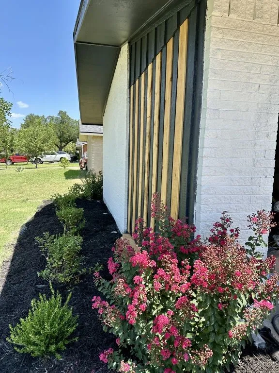 Single Family Residence For Sale in Dallas County , 12004 High Valley Drive, Dallas, Texas 75234, 4 Bedroom, 2 Bathroom, 1 Garage spaces, 1,770 Sqft, built in 1961, mls#21350341, Real Estate Agent in Dallas, Homes For Sale in Dallas county, Homes For Sale in Dallas, Realtor in Dallas Texas, Real Estate Brokerage Independent Realty Texas, Luminita Cordes Realtor