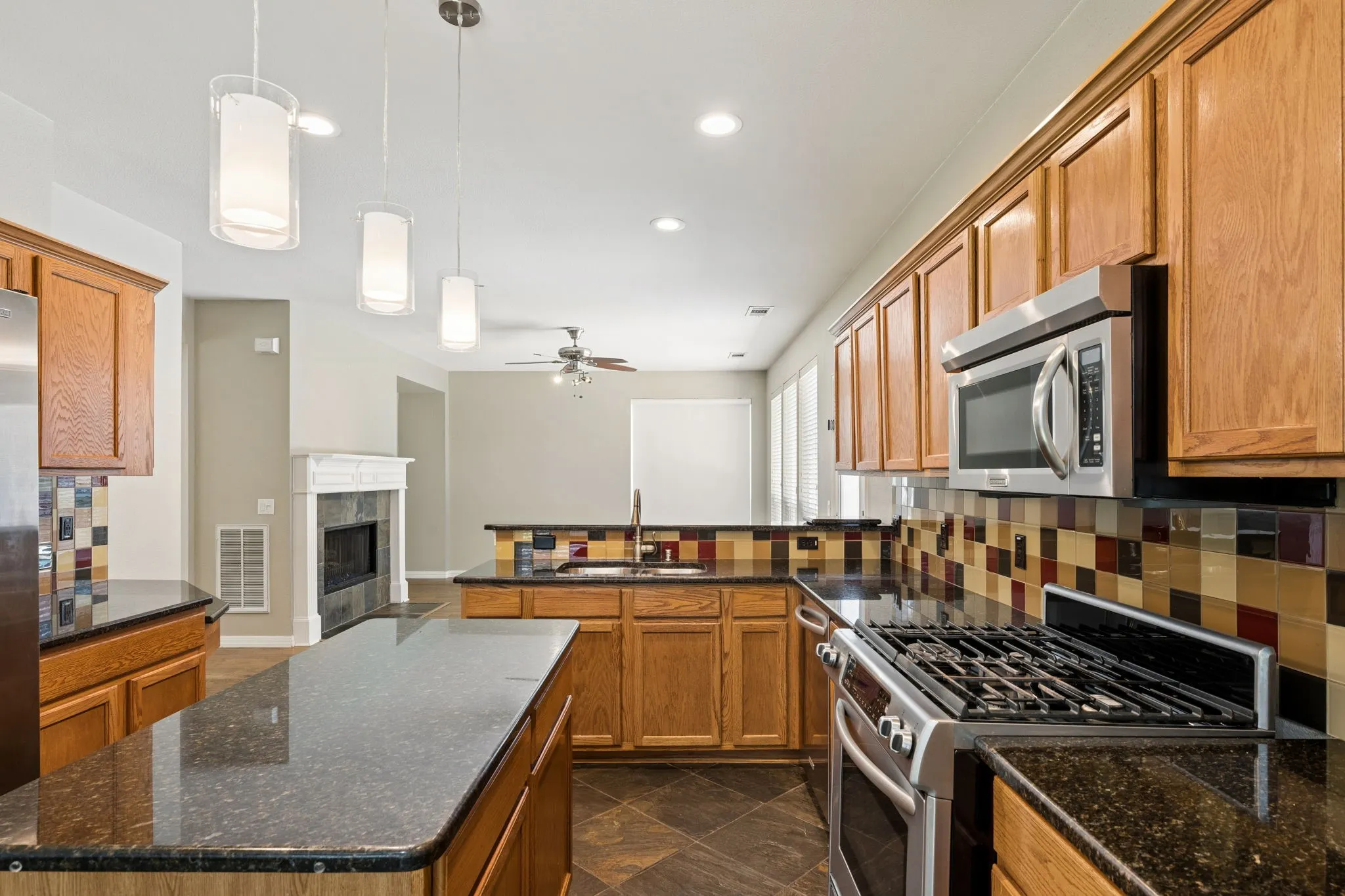 Single Family Residence For Sale in Denton County , 257 Ridge Haven Drive, Lewisville, Texas 75067, 3 Bedroom, 3 Bathroom, 2 Garage spaces, 2,136 Sqft, built in 1998, mls#21345821, Real Estate Agent in Lewisville, Homes For Sale in Denton county, Homes For Sale in Lewisville, Realtor in Lewisville Texas, Real Estate Brokerage Independent Realty Texas, Luminita Cordes Realtor