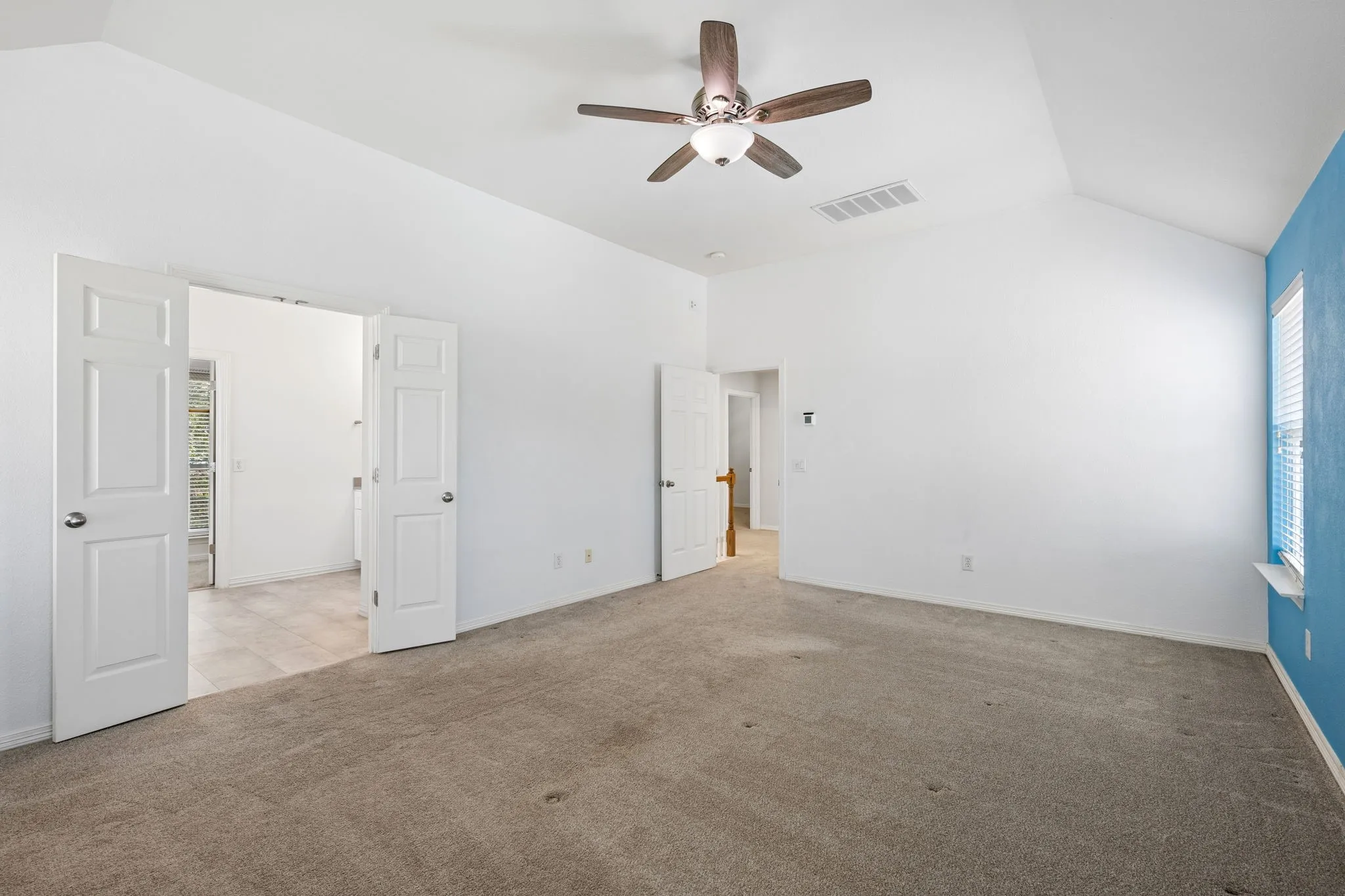 Single Family Residence For Sale in Denton County , 257 Ridge Haven Drive, Lewisville, Texas 75067, 3 Bedroom, 3 Bathroom, 2 Garage spaces, 2,136 Sqft, built in 1998, mls#21345821, Real Estate Agent in Lewisville, Homes For Sale in Denton county, Homes For Sale in Lewisville, Realtor in Lewisville Texas, Real Estate Brokerage Independent Realty Texas, Luminita Cordes Realtor
