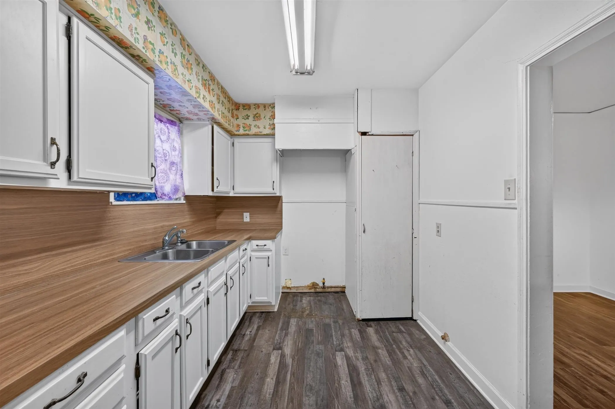 Single Family Residence For Sale in Dallas County , 1623 S Marsalis Avenue, Dallas, Texas 75216, 3 Bedroom, 1 Bathroom, Garage spaces, 1,234 Sqft, built in 1920, mls#21348720, Real Estate Agent in Dallas, Homes For Sale in Dallas county, Homes For Sale in Dallas, Realtor in Dallas Texas, Real Estate Brokerage Independent Realty Texas, Luminita Cordes Realtor