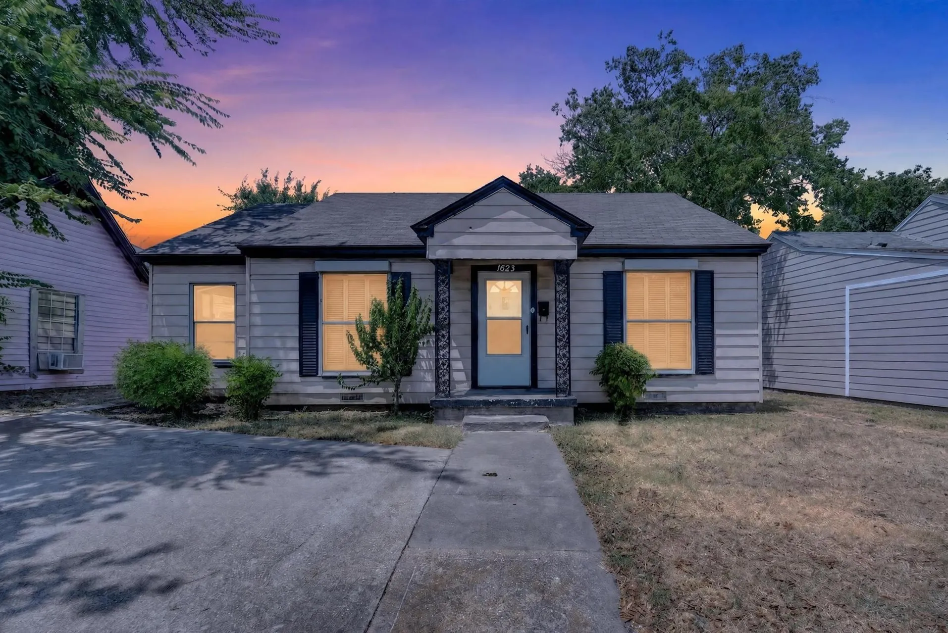 Single Family Residence For Sale in Dallas County , 1623 S Marsalis Avenue, Dallas, Texas 75216, 3 Bedroom, 1 Bathroom, Garage spaces, 1,234 Sqft, built in 1920, mls#21348720, Real Estate Agent in Dallas, Homes For Sale in Dallas county, Homes For Sale in Dallas, Realtor in Dallas Texas, Real Estate Brokerage Independent Realty Texas, Luminita Cordes Realtor