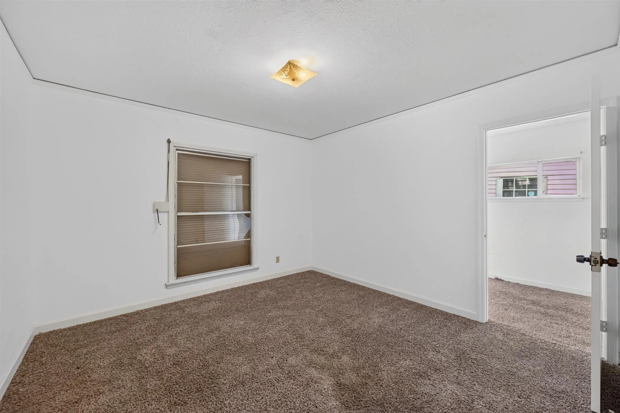 Single Family Residence For Sale in Dallas County , 1623 S Marsalis Avenue, Dallas, Texas 75216, 3 Bedroom, 1 Bathroom, Garage spaces, 1,234 Sqft, built in 1920, mls#21348720, Real Estate Agent in Dallas, Homes For Sale in Dallas county, Homes For Sale in Dallas, Realtor in Dallas Texas, Real Estate Brokerage Independent Realty Texas, Luminita Cordes Realtor