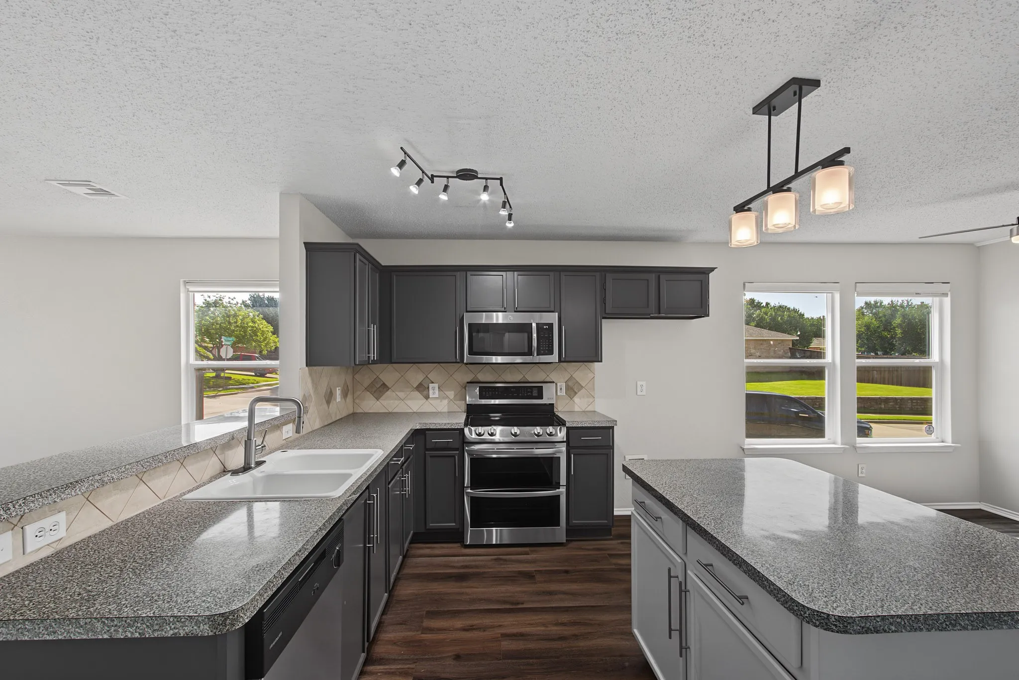 Single Family Residence For Sale in Denton County , 1448 Ridgecrest Drive, Little Elm, Texas 75068, 3 Bedroom, 2 Bathroom, 2 Garage spaces, 1,802 Sqft, built in 2001, mls#21348161, Real Estate Agent in Little Elm, Homes For Sale in Denton county, Homes For Sale in Little Elm, Realtor in Little Elm Texas, Real Estate Brokerage Independent Realty Texas, Luminita Cordes Realtor