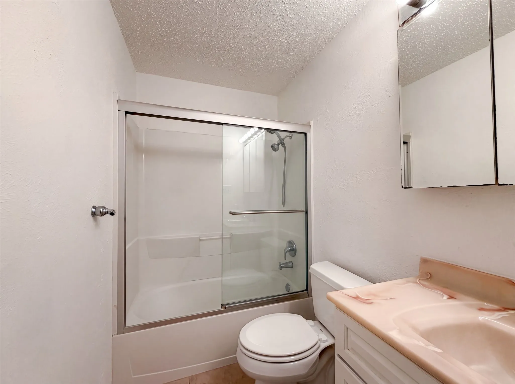 Single Family Residence For Sale in Tarrant County , 1713 Steinburg Lane, Fort Worth, Texas 76134, 3 Bedroom, 2 Bathroom, 2 Garage spaces, 1,359 Sqft, built in 1981, mls#21350589, Real Estate Agent in Fort Worth, Homes For Sale in Tarrant county, Homes For Sale in Fort Worth, Realtor in Fort Worth Texas, Real Estate Brokerage Independent Realty Texas, Luminita Cordes Realtor