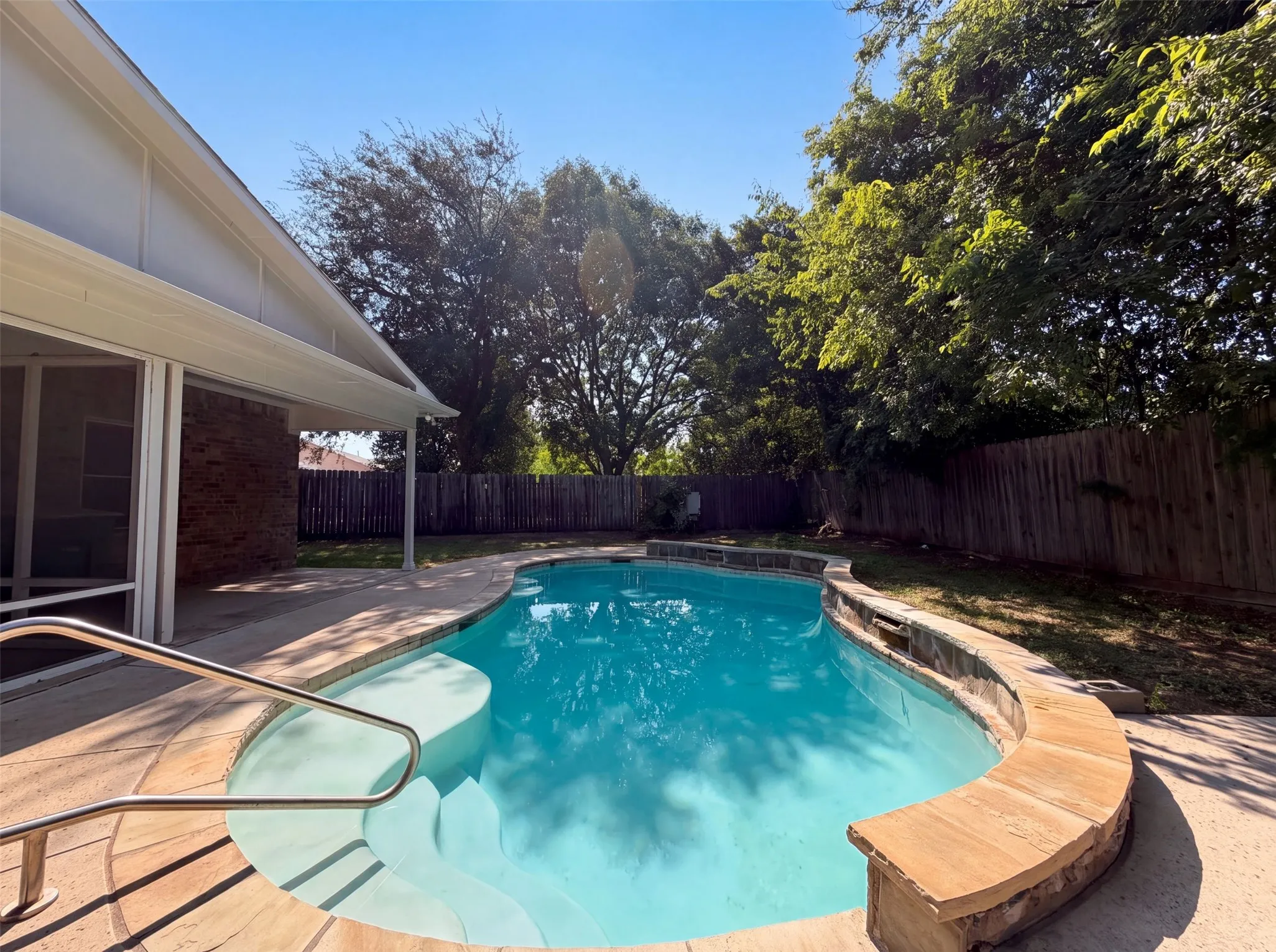 Single Family Residence For Sale in Tarrant County , 1713 Steinburg Lane, Fort Worth, Texas 76134, 3 Bedroom, 2 Bathroom, 2 Garage spaces, 1,359 Sqft, built in 1981, mls#21350589, Real Estate Agent in Fort Worth, Homes For Sale in Tarrant county, Homes For Sale in Fort Worth, Realtor in Fort Worth Texas, Real Estate Brokerage Independent Realty Texas, Luminita Cordes Realtor