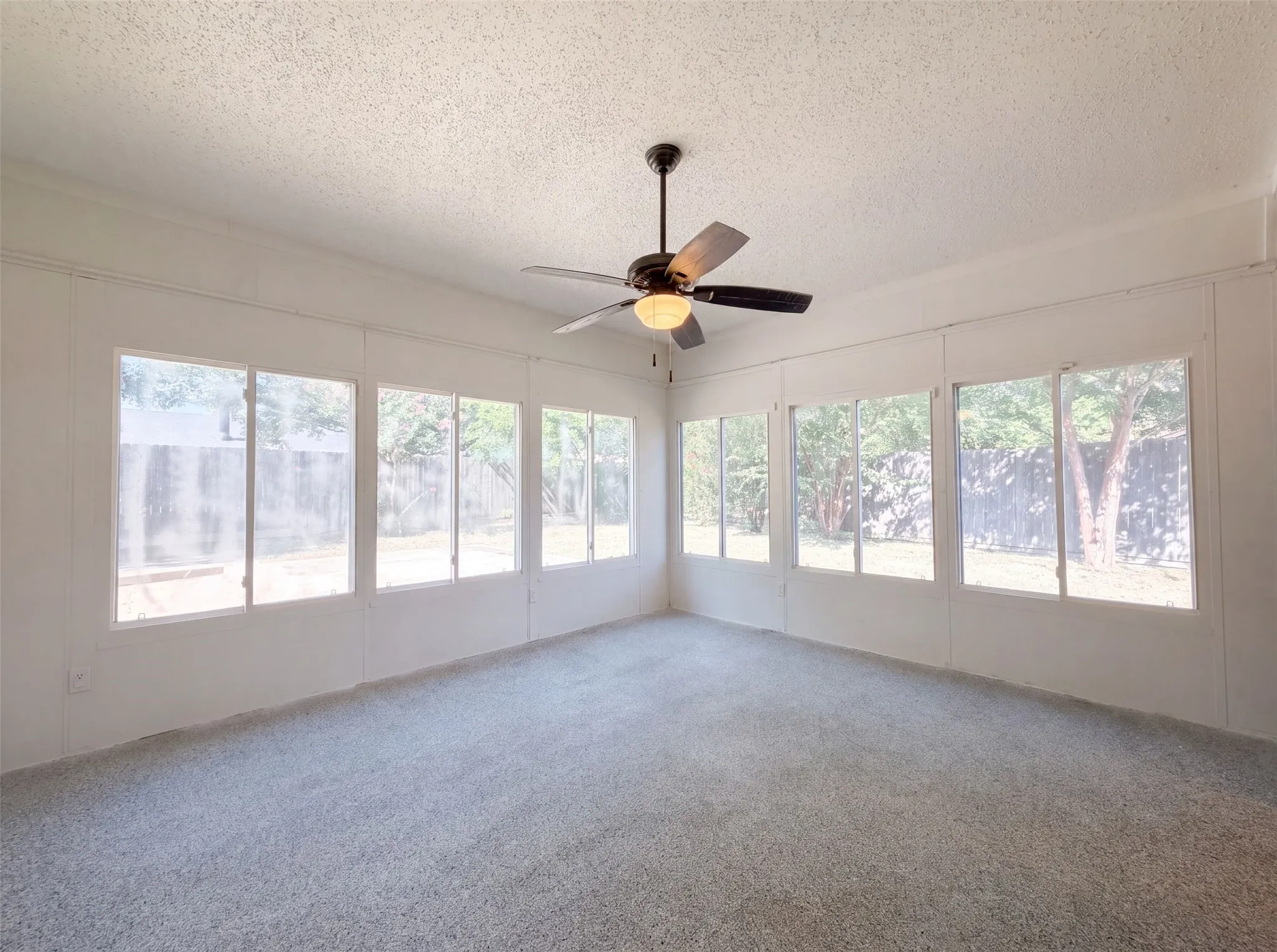 Single Family Residence For Sale in Tarrant County , 1713 Steinburg Lane, Fort Worth, Texas 76134, 3 Bedroom, 2 Bathroom, 2 Garage spaces, 1,359 Sqft, built in 1981, mls#21350589, Real Estate Agent in Fort Worth, Homes For Sale in Tarrant county, Homes For Sale in Fort Worth, Realtor in Fort Worth Texas, Real Estate Brokerage Independent Realty Texas, Luminita Cordes Realtor