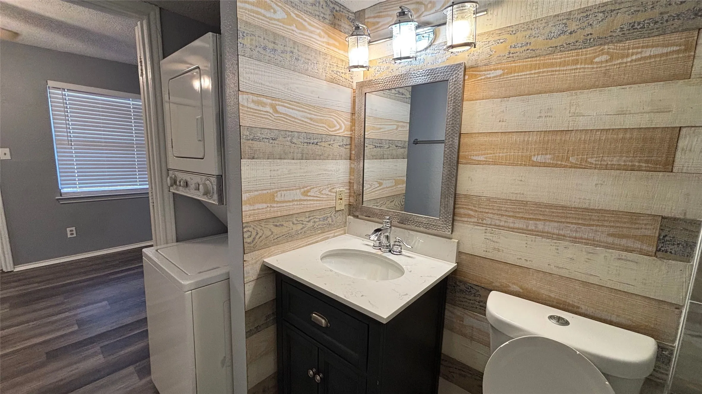 Condominium For Rent in Tarrant County , 2301 Basil Drive F211, Arlington, Texas 76006, 2 Bedroom, 2 Bathroom, Garage spaces, 894 Sqft, built in 1981, mls#21350595, Real Estate Agent in Arlington, Homes For Rent in Tarrant county, Homes For Rent in Arlington, Realtor in Arlington Texas, Real Estate Brokerage Independent Realty Texas, Luminita Cordes Realtor