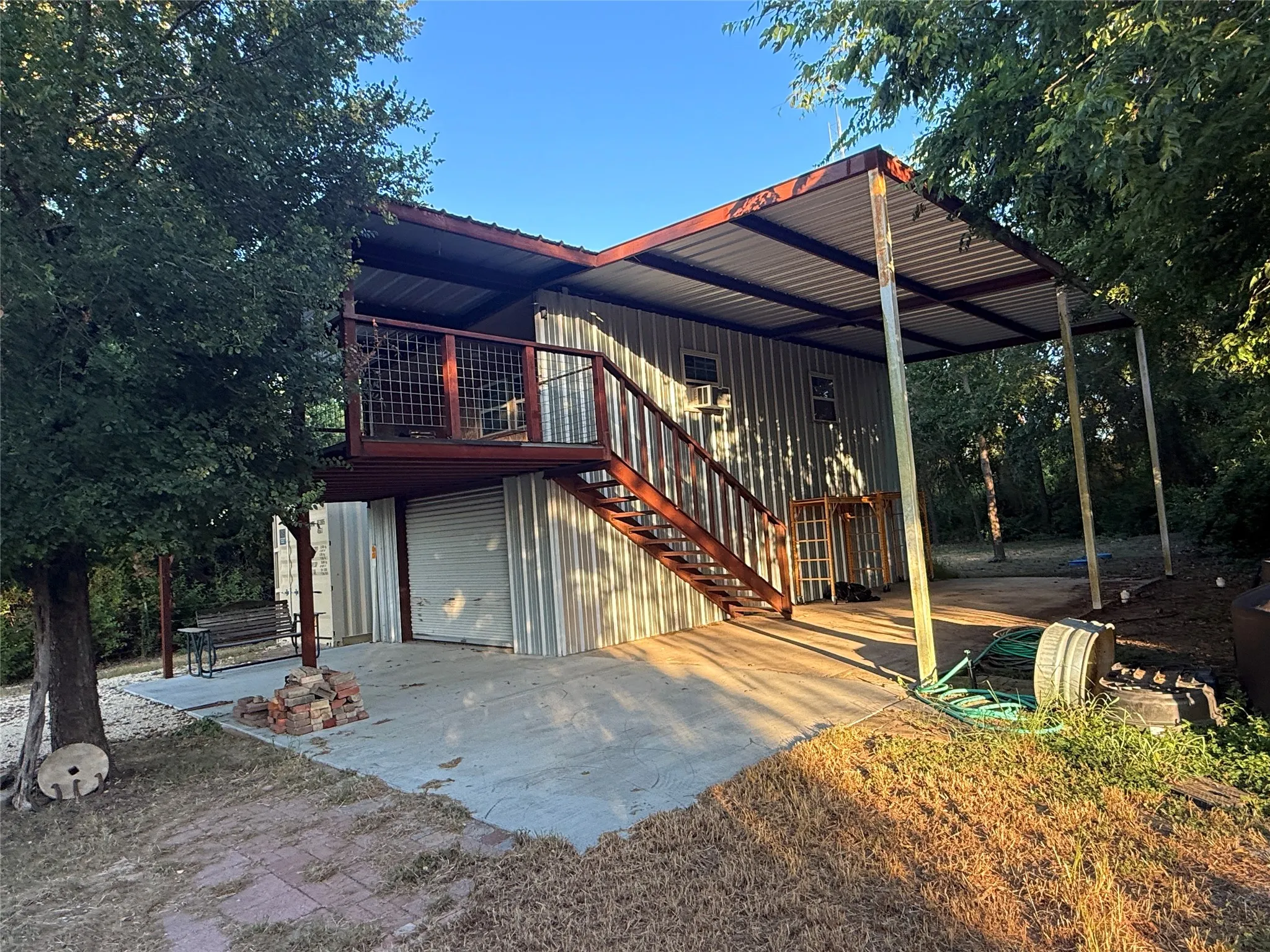 Apartment For Sale in Hamilton County , 1456 W. HWY 36, Hamilton, Texas 76531, 1 Bedroom, 1 Bathroom, 1 Garage spaces, 300 Sqft, built in 2017, mls#21350599, Real Estate Agent in Hamilton, Homes For Sale in Hamilton county, Homes For Sale in Hamilton, Realtor in Hamilton Texas, Real Estate Brokerage Independent Realty Texas, Luminita Cordes Realtor