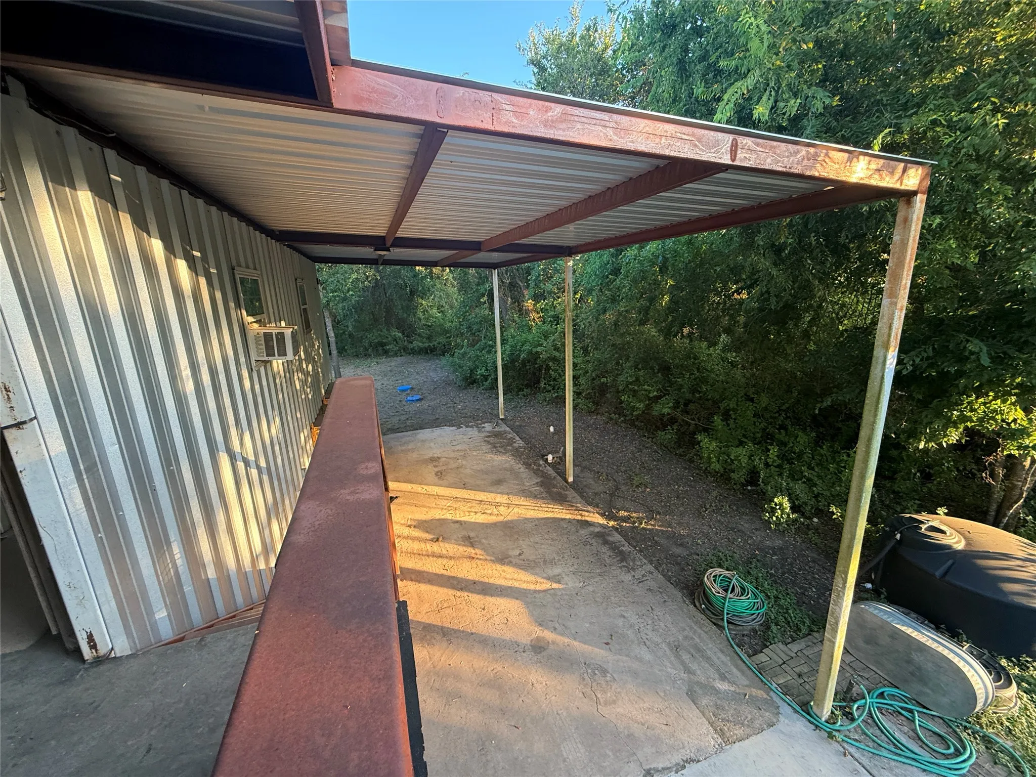 Apartment For Sale in Hamilton County , 1456 W. HWY 36, Hamilton, Texas 76531, 1 Bedroom, 1 Bathroom, 1 Garage spaces, 300 Sqft, built in 2017, mls#21350599, Real Estate Agent in Hamilton, Homes For Sale in Hamilton county, Homes For Sale in Hamilton, Realtor in Hamilton Texas, Real Estate Brokerage Independent Realty Texas, Luminita Cordes Realtor