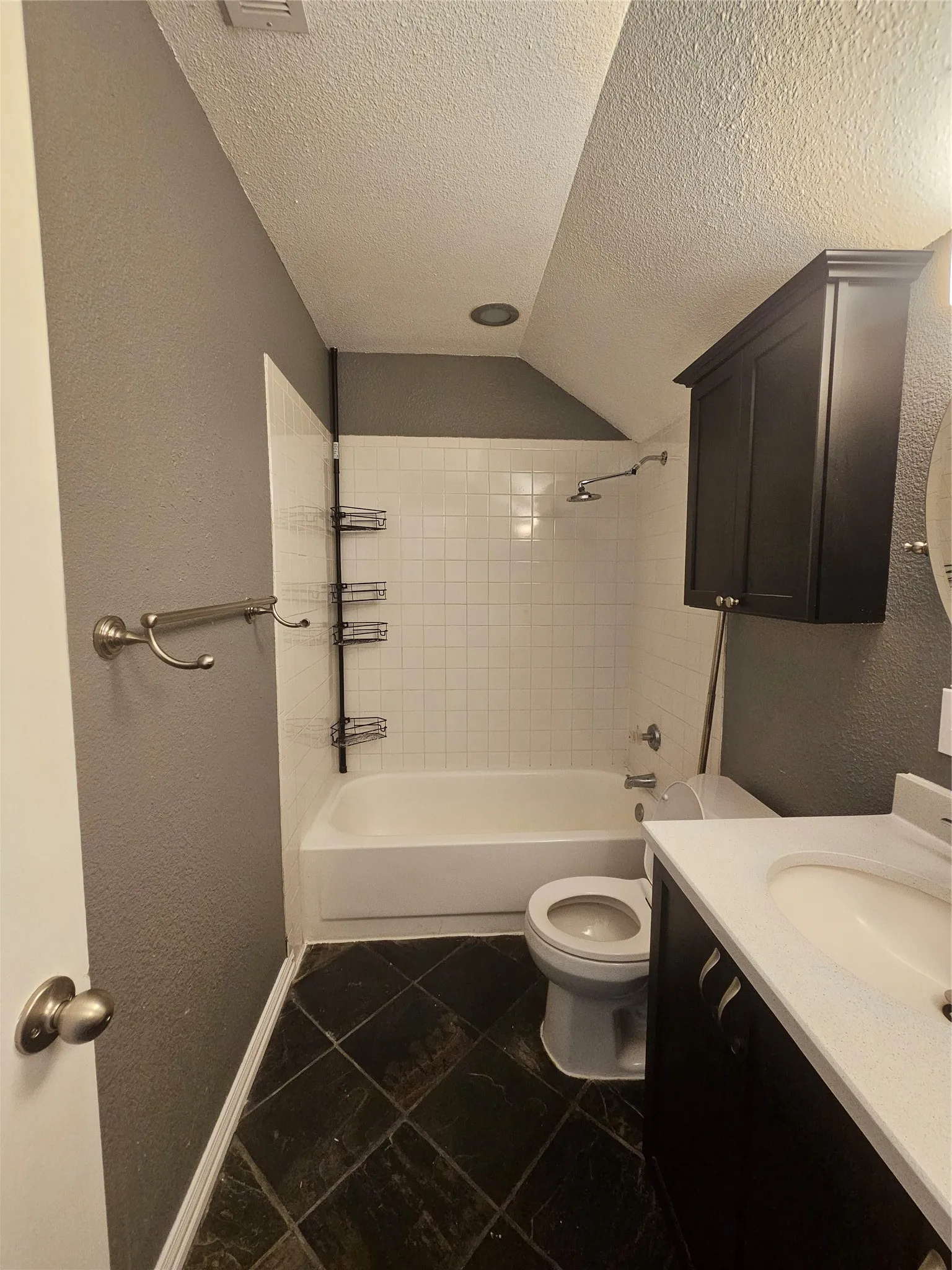 Duplex For Rent in Dallas County , 2066 Embassy Way, Carrollton, Texas 75006, 2 Bedroom, 2 Bathroom, Garage spaces, 1,142 Sqft, built in 1981, mls#21350486, Real Estate Agent in Carrollton, Homes For Rent in Dallas county, Homes For Rent in Carrollton, Realtor in Carrollton Texas, Real Estate Brokerage Independent Realty Texas, Luminita Cordes Realtor
