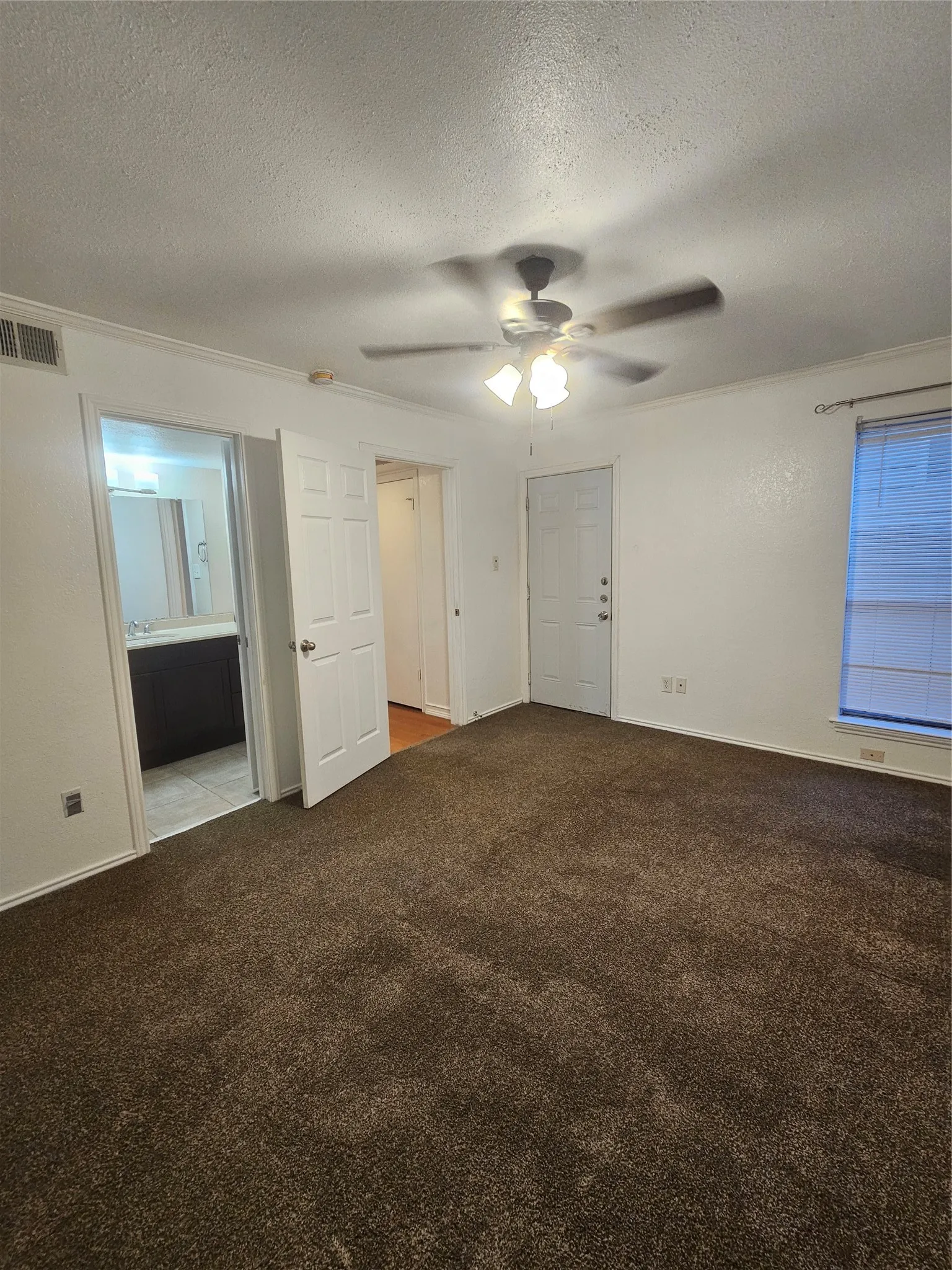 Duplex For Rent in Dallas County , 2066 Embassy Way, Carrollton, Texas 75006, 2 Bedroom, 2 Bathroom, Garage spaces, 1,142 Sqft, built in 1981, mls#21350486, Real Estate Agent in Carrollton, Homes For Rent in Dallas county, Homes For Rent in Carrollton, Realtor in Carrollton Texas, Real Estate Brokerage Independent Realty Texas, Luminita Cordes Realtor