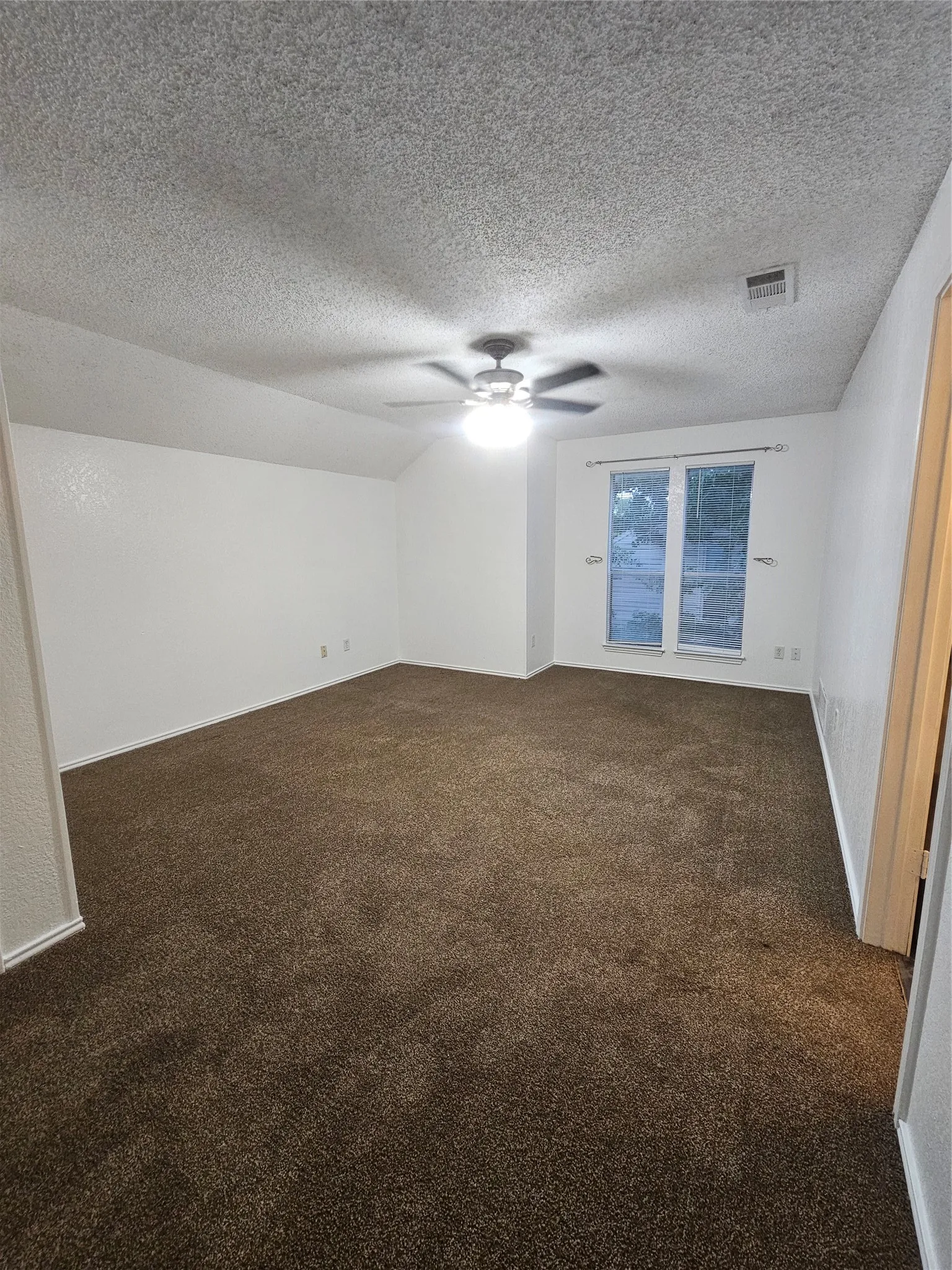 Duplex For Rent in Dallas County , 2066 Embassy Way, Carrollton, Texas 75006, 2 Bedroom, 2 Bathroom, Garage spaces, 1,142 Sqft, built in 1981, mls#21350486, Real Estate Agent in Carrollton, Homes For Rent in Dallas county, Homes For Rent in Carrollton, Realtor in Carrollton Texas, Real Estate Brokerage Independent Realty Texas, Luminita Cordes Realtor