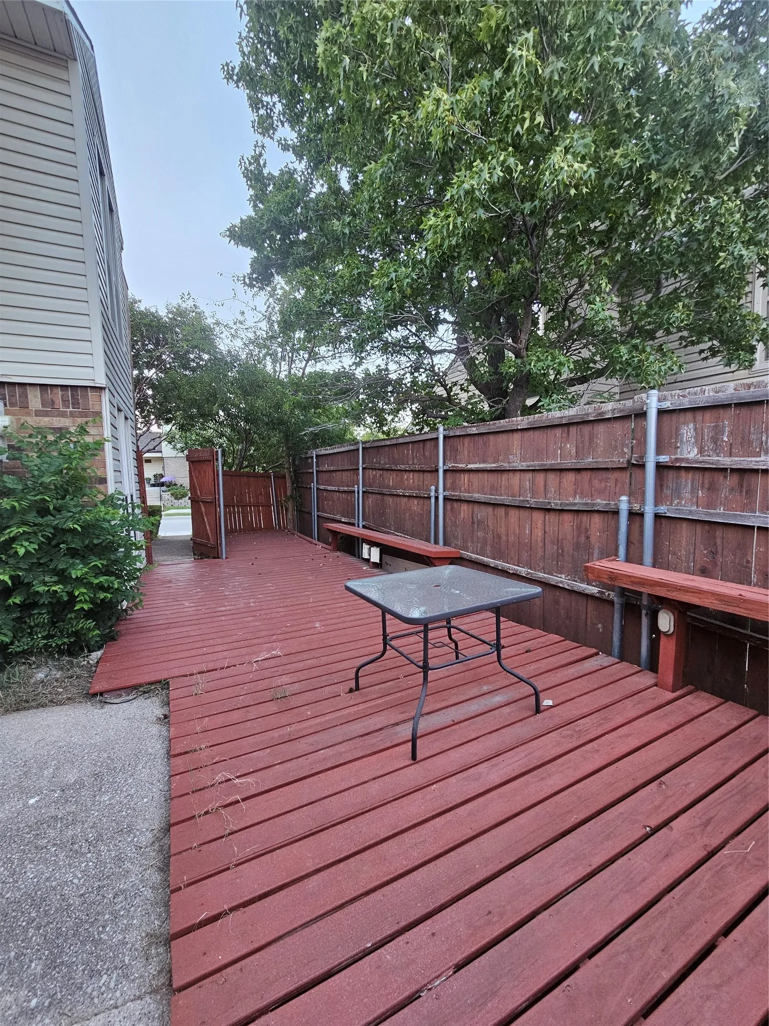 Duplex For Rent in Dallas County , 2066 Embassy Way, Carrollton, Texas 75006, 2 Bedroom, 2 Bathroom, Garage spaces, 1,142 Sqft, built in 1981, mls#21350486, Real Estate Agent in Carrollton, Homes For Rent in Dallas county, Homes For Rent in Carrollton, Realtor in Carrollton Texas, Real Estate Brokerage Independent Realty Texas, Luminita Cordes Realtor