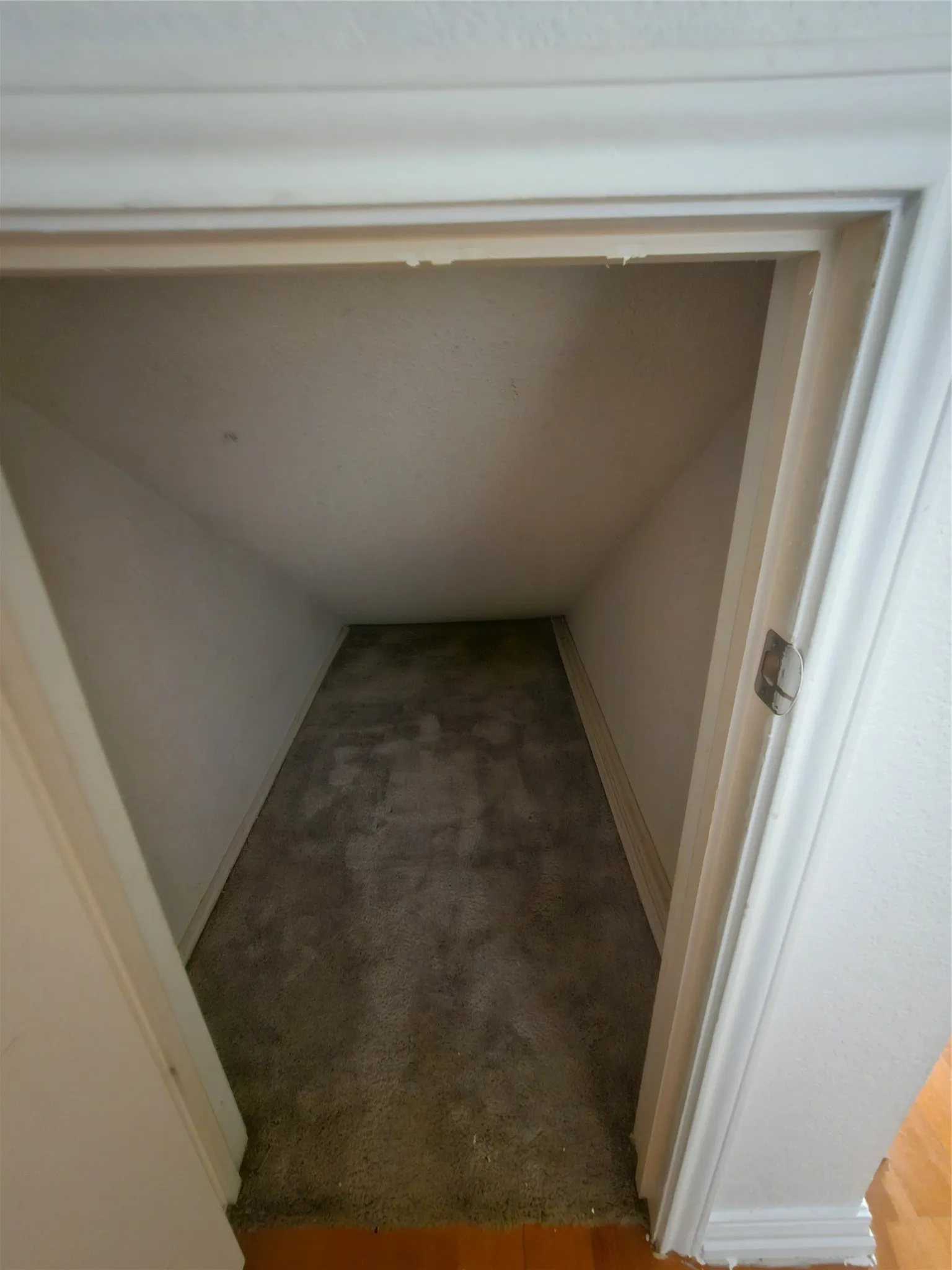 Duplex For Rent in Dallas County , 2066 Embassy Way, Carrollton, Texas 75006, 2 Bedroom, 2 Bathroom, Garage spaces, 1,142 Sqft, built in 1981, mls#21350486, Real Estate Agent in Carrollton, Homes For Rent in Dallas county, Homes For Rent in Carrollton, Realtor in Carrollton Texas, Real Estate Brokerage Independent Realty Texas, Luminita Cordes Realtor