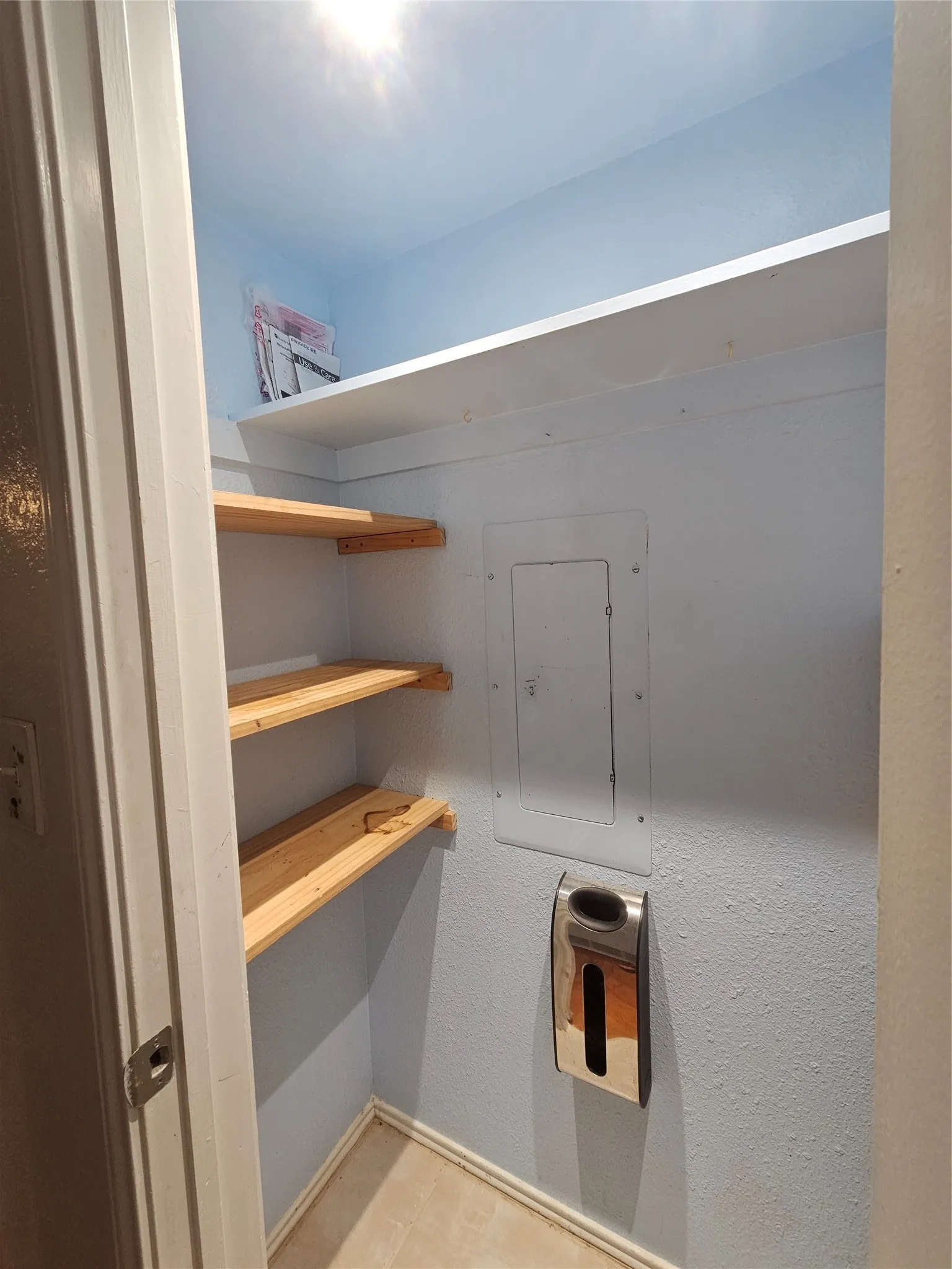 Duplex For Rent in Dallas County , 2066 Embassy Way, Carrollton, Texas 75006, 2 Bedroom, 2 Bathroom, Garage spaces, 1,142 Sqft, built in 1981, mls#21350486, Real Estate Agent in Carrollton, Homes For Rent in Dallas county, Homes For Rent in Carrollton, Realtor in Carrollton Texas, Real Estate Brokerage Independent Realty Texas, Luminita Cordes Realtor
