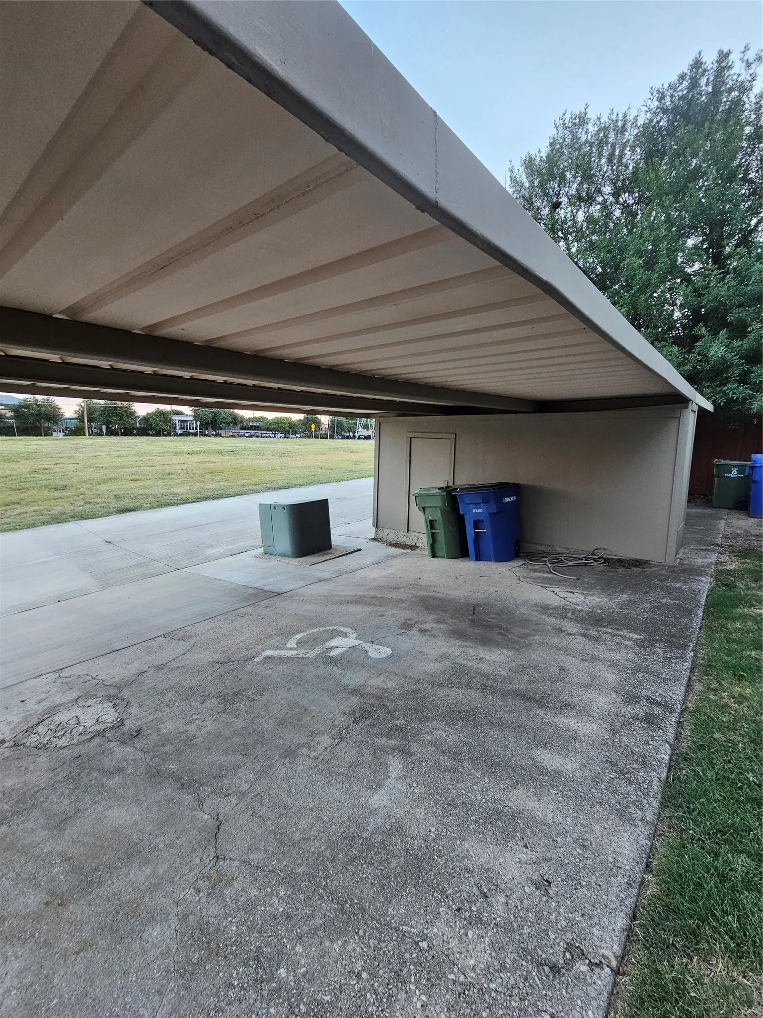 Duplex For Rent in Dallas County , 2066 Embassy Way, Carrollton, Texas 75006, 2 Bedroom, 2 Bathroom, Garage spaces, 1,142 Sqft, built in 1981, mls#21350486, Real Estate Agent in Carrollton, Homes For Rent in Dallas county, Homes For Rent in Carrollton, Realtor in Carrollton Texas, Real Estate Brokerage Independent Realty Texas, Luminita Cordes Realtor