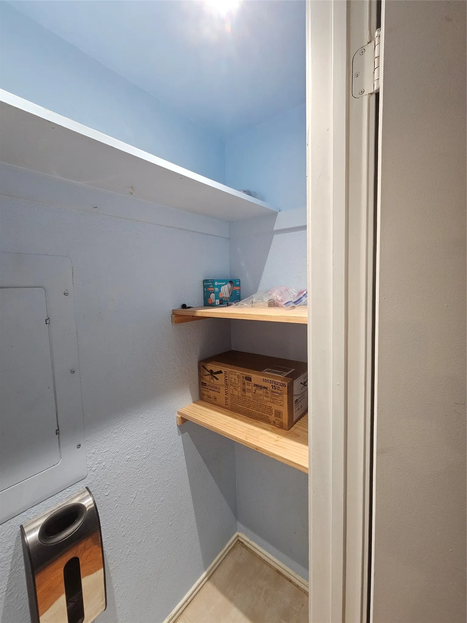 Duplex For Rent in Dallas County , 2066 Embassy Way, Carrollton, Texas 75006, 2 Bedroom, 2 Bathroom, Garage spaces, 1,142 Sqft, built in 1981, mls#21350486, Real Estate Agent in Carrollton, Homes For Rent in Dallas county, Homes For Rent in Carrollton, Realtor in Carrollton Texas, Real Estate Brokerage Independent Realty Texas, Luminita Cordes Realtor