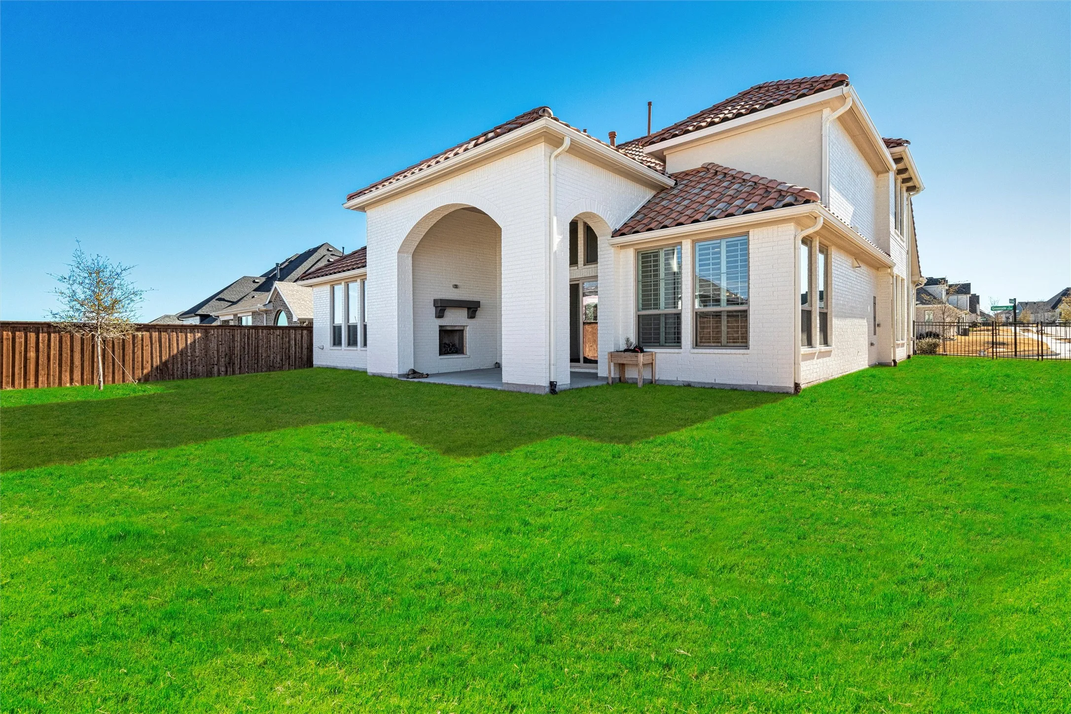 Backyard goals achieved! ?? Look at the size of this lot! So much room for activities (and maybe a pool?). ??????? #BackyardOasis #DreamHome #TexasLiving