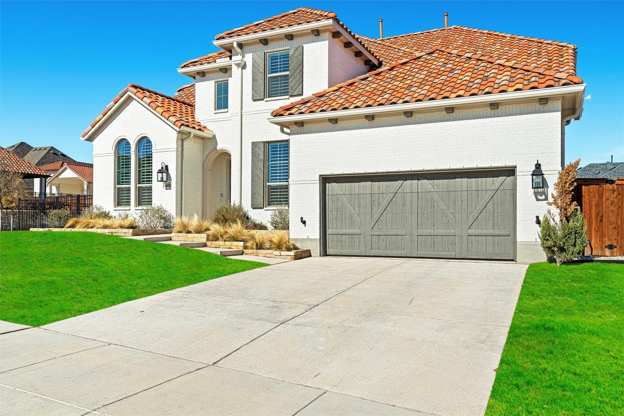 Stop scrolling! ?? This Spanish-style roof is giving us major heart eyes. ?? Plus, that corner lot though... the curb appeal is unmatched! ??? #CurbAppeal #SpanishStyle #CornerLot